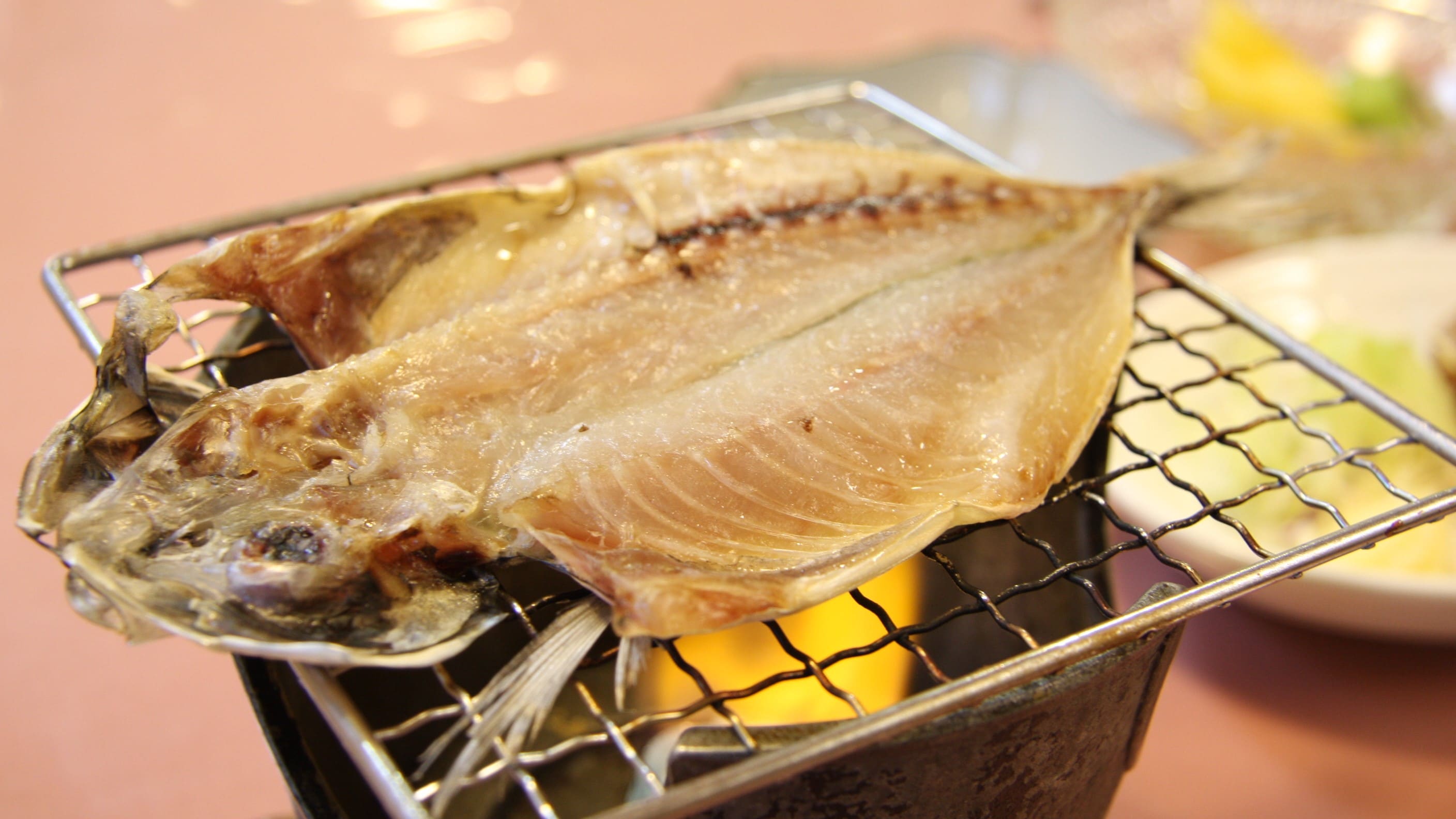 *【早餐範例：乾魚】烤肉的時候，美味的油脂會慢慢滲出。