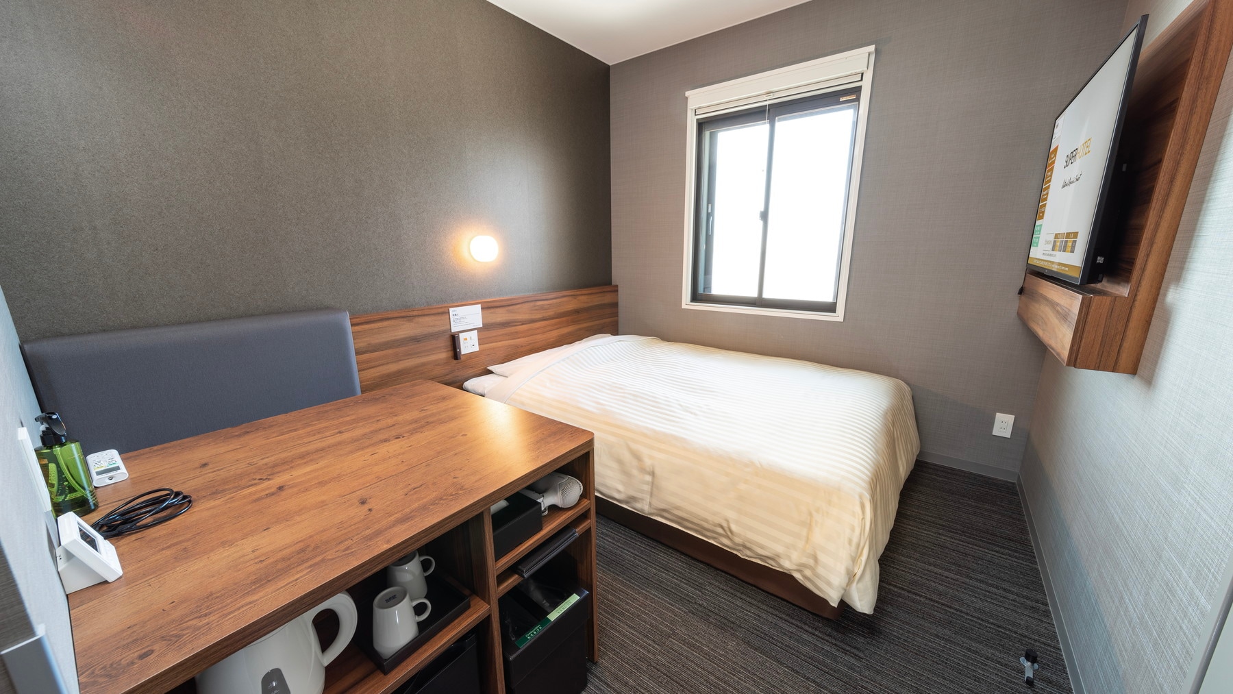The spacious desk makes it easy to work