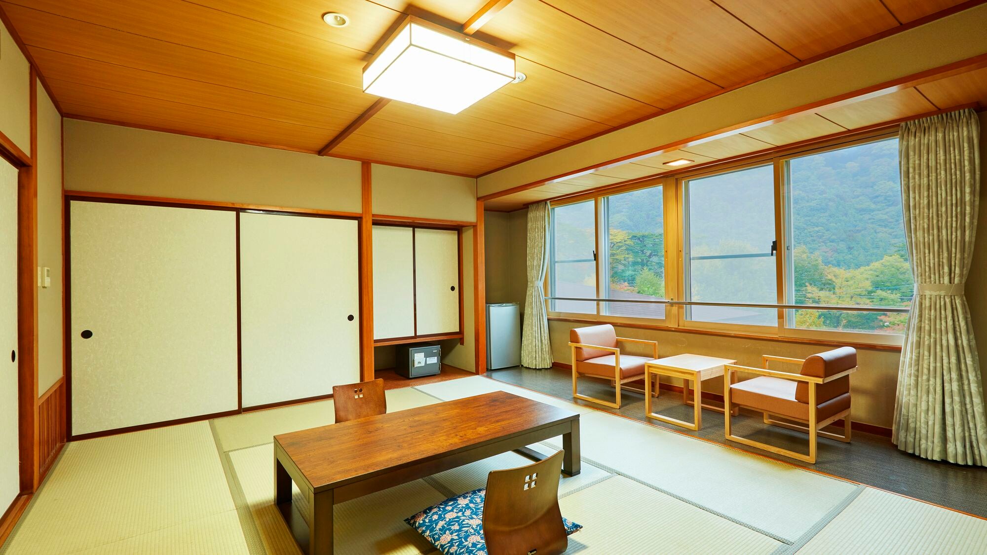 ห้องพักแบบญี่ปุ่น (10 เสื่อทาทามิ)