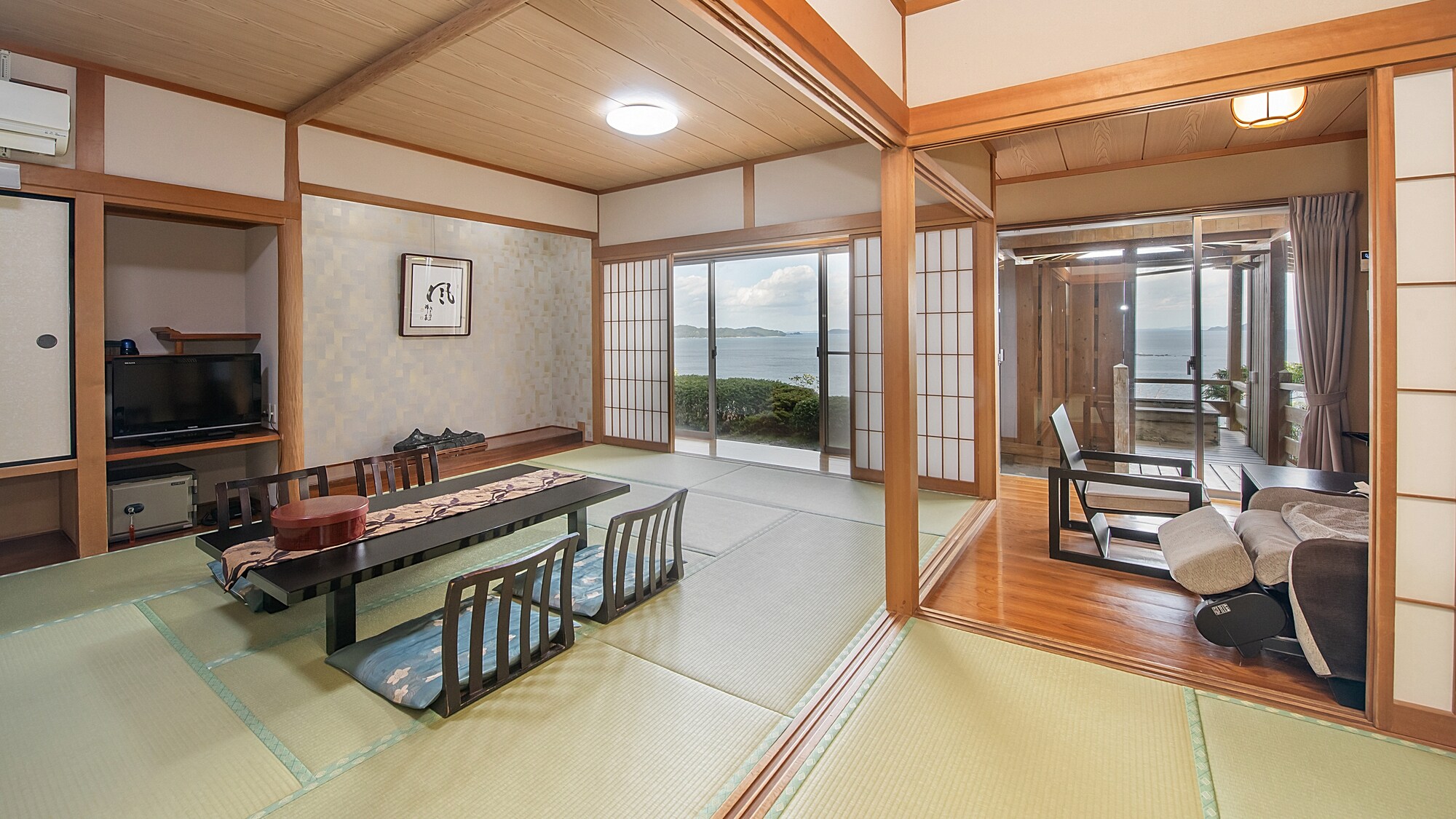 Japanese-style suite with open-air bath [Kasai-an (12 tatami mats + 6 tatami mats + 4.5 tatami mats)]