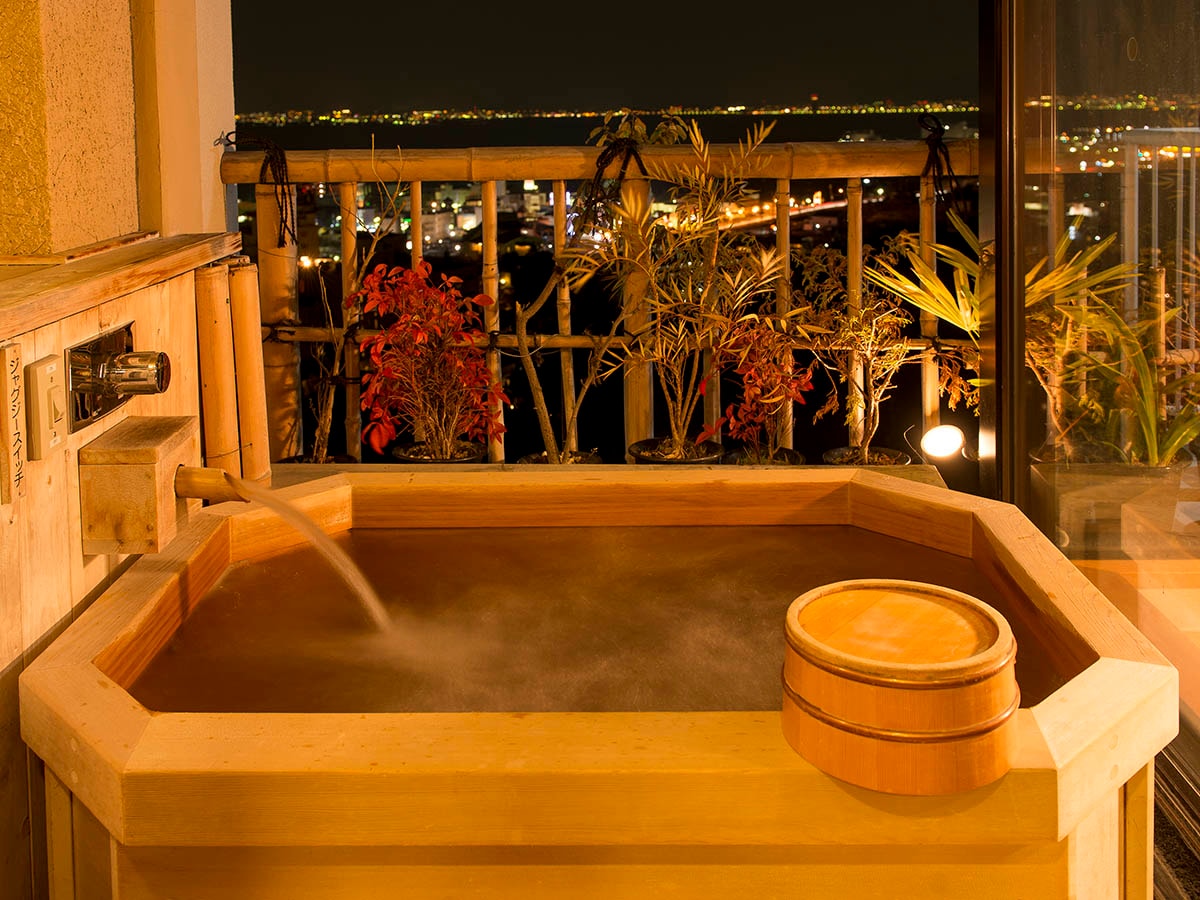 "Executive Satoyama" guest room open-air bath (example)