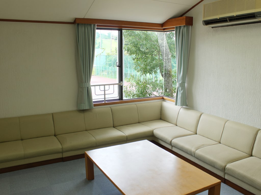 Cottage (138 sqm) Japanese-style room & times; 2 rooms + Western-style room & times; 1 room + living room