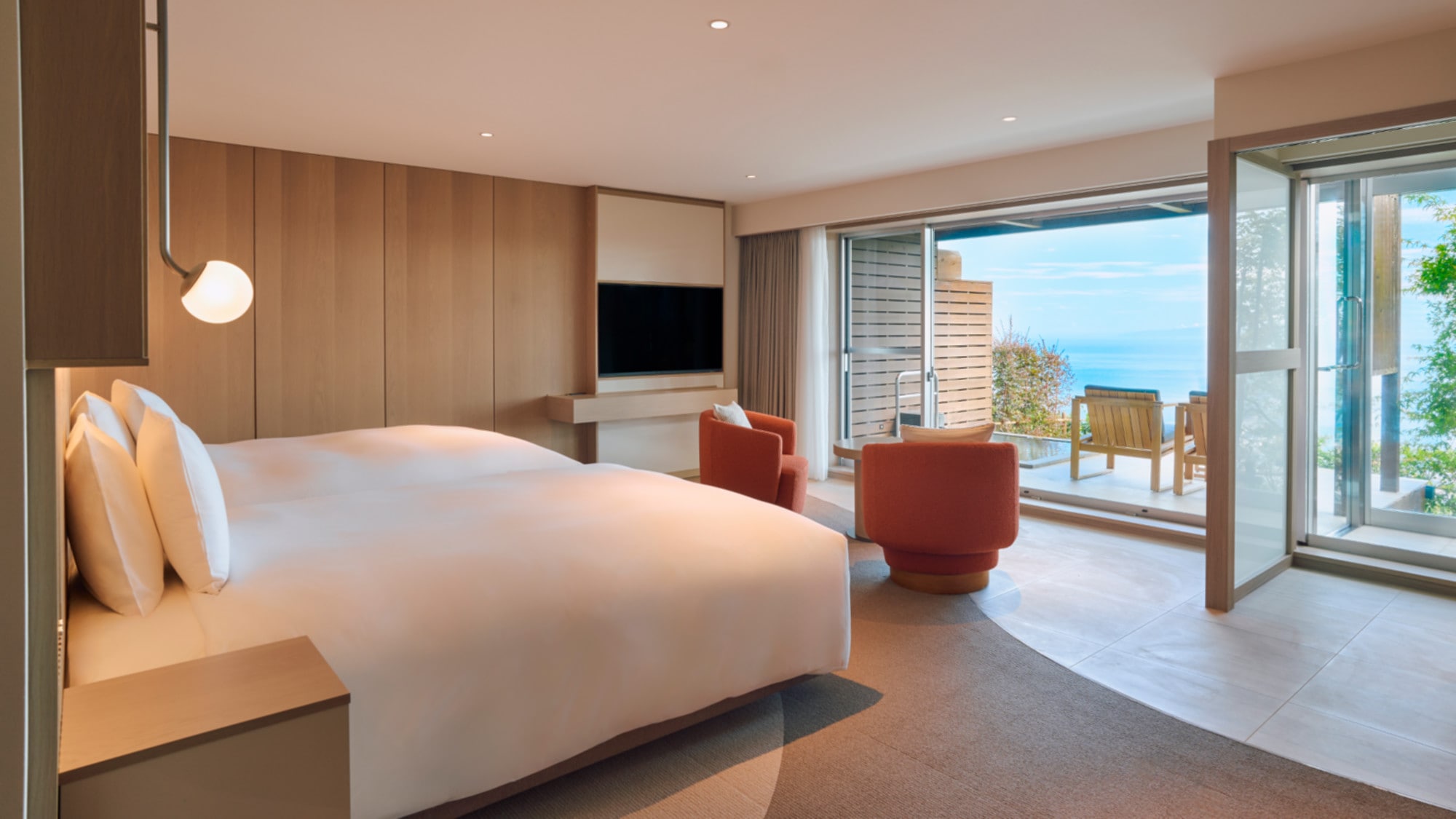 [Twin room with open-air bath] Enjoy your stay in a sophisticated space surrounded by lush nature.