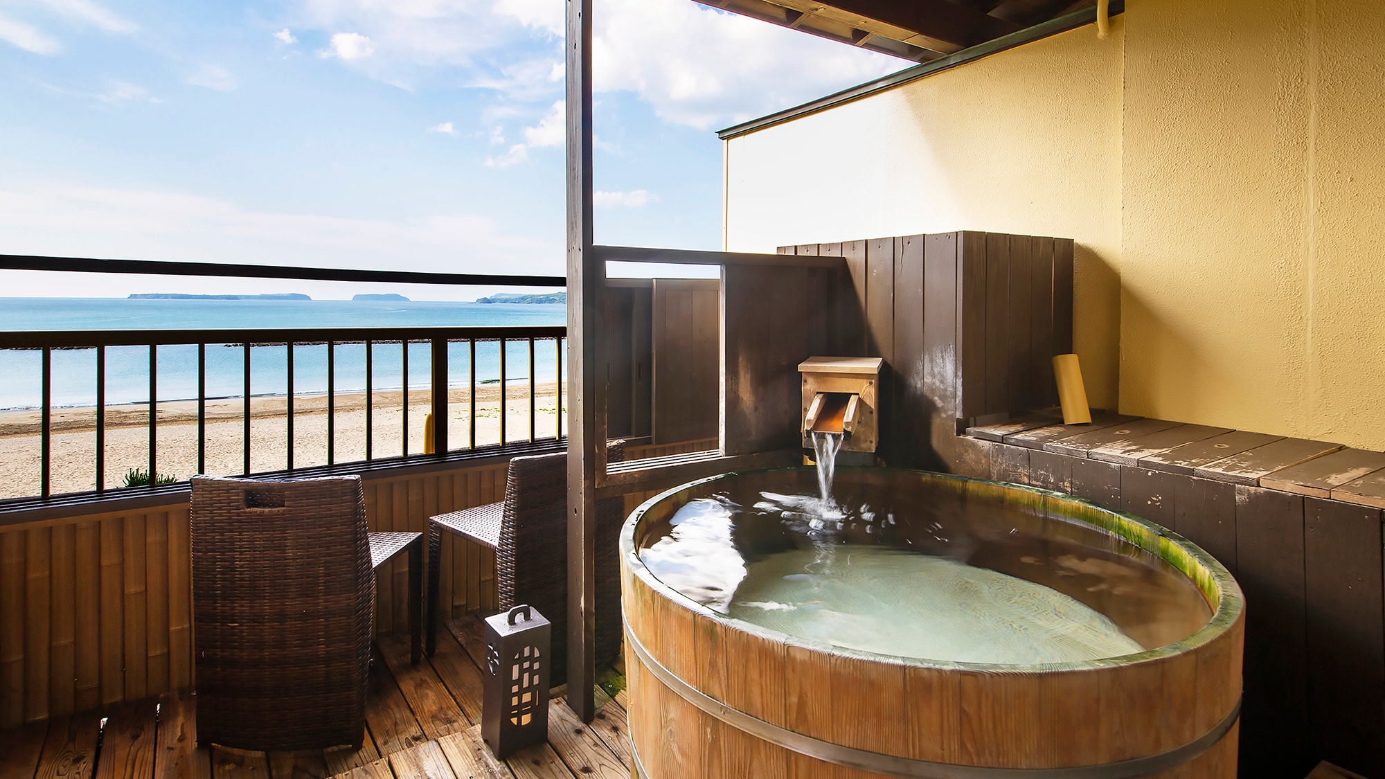 ■Open-air bath in guest room/hot spring [Nadeshiko] ■A relaxing space where you can get closer to your loved ones