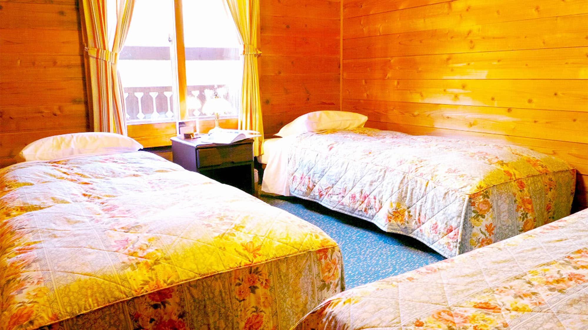 ・ [Example of guest room] Relax in the woody atmosphere and the natural scenery from the window ♪