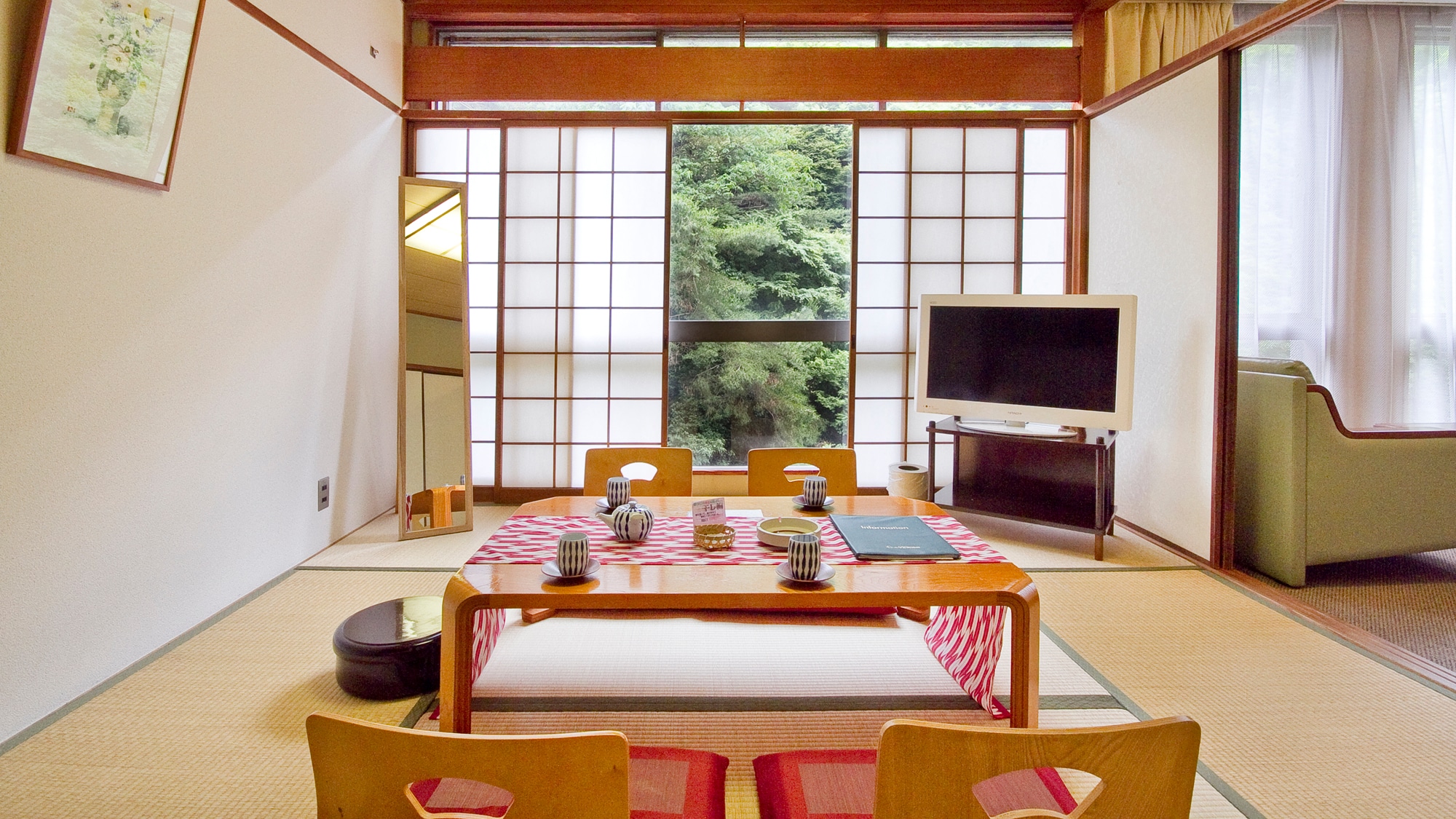 [Japanese-style room] Children can stay with peace of mind.