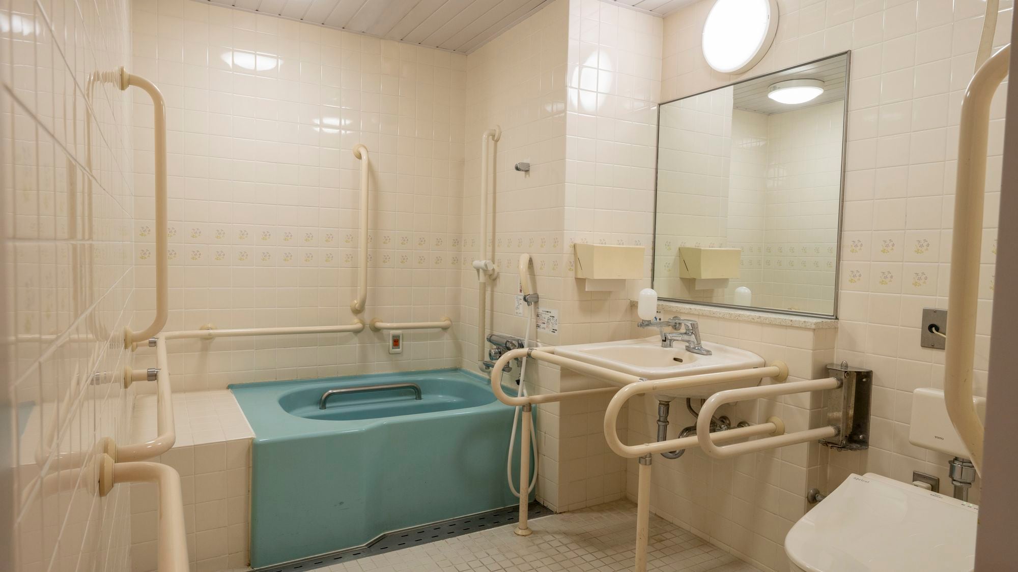 Barrier-free room (with bath)