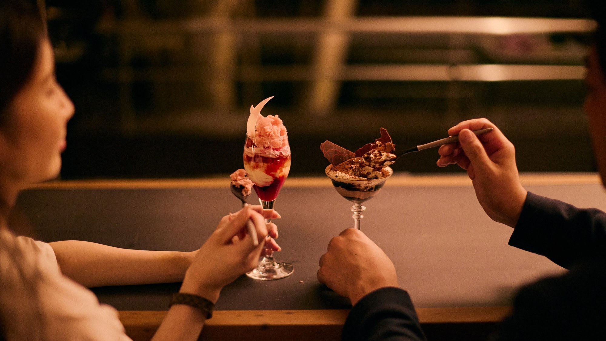 【夜の〆パフェ】お食事の後はバーラウンジで〆パフェを