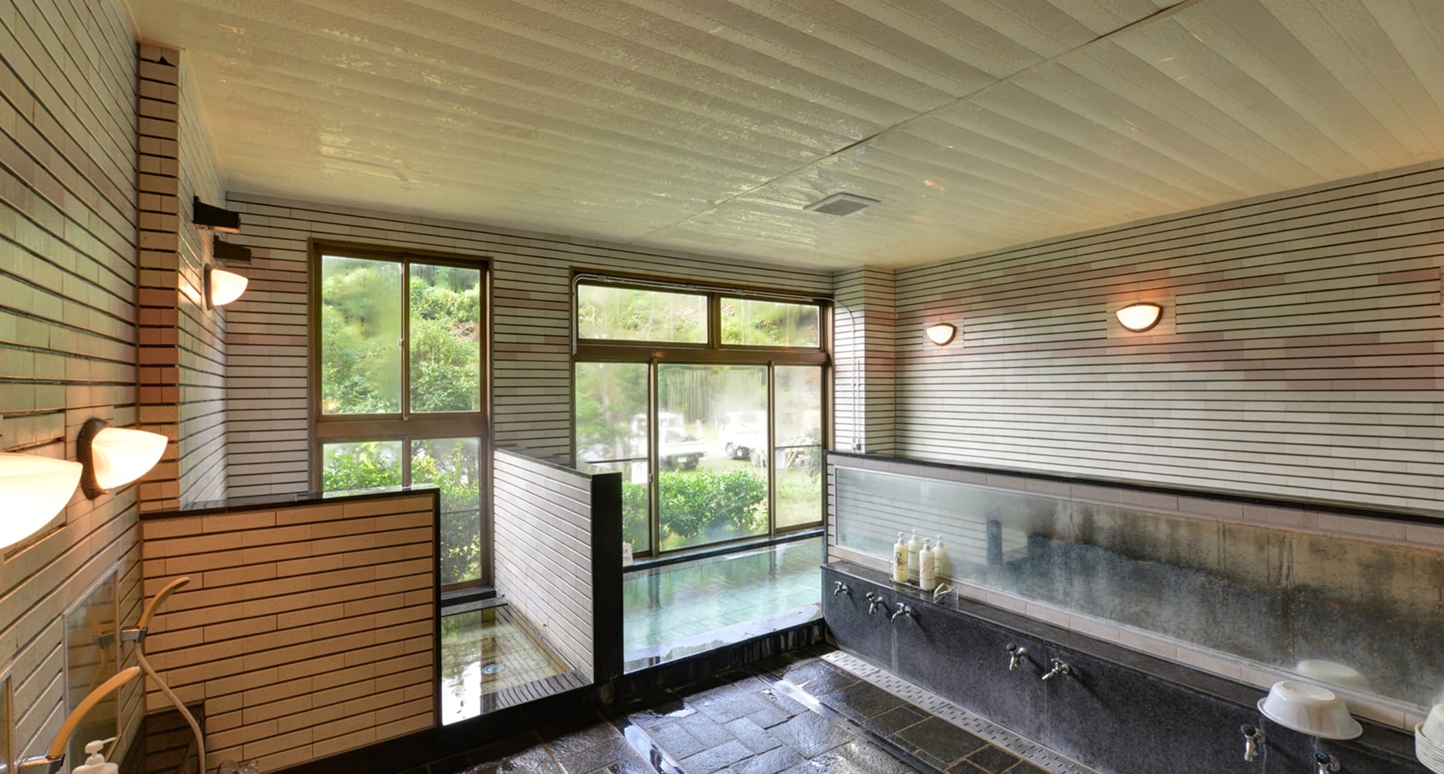 *Indoor bath/Please relax and soothe your daily fatigue.