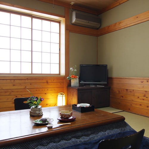 Please relax and unwind in our Japanese-style rooms.