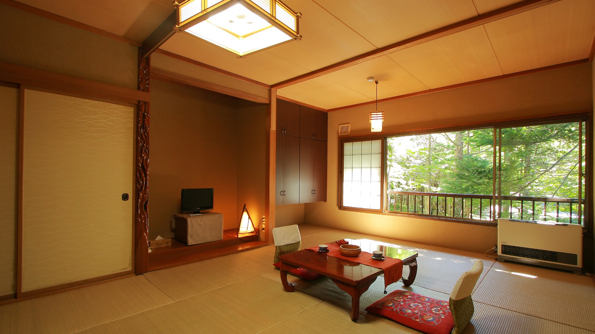 [Non-smoking] Japanese-style room 8-11 tatami mats (with toilet)
