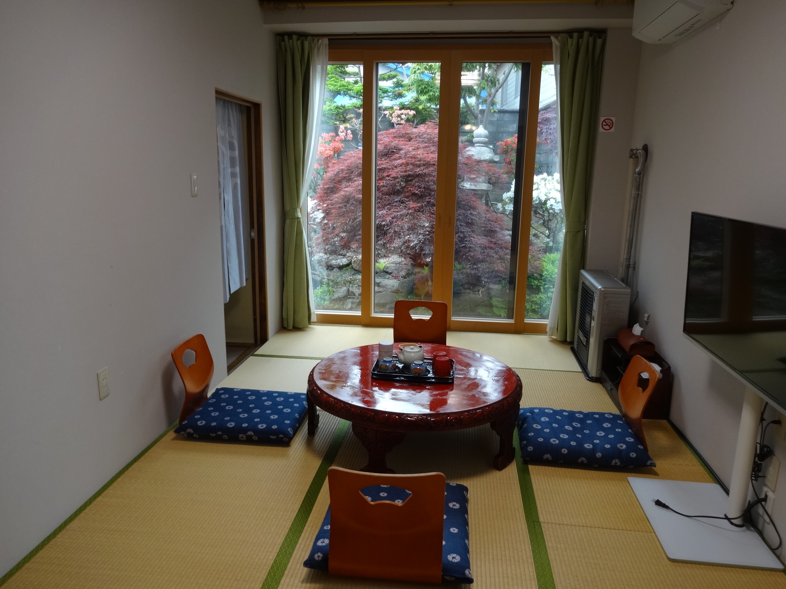 Separate room No. 102