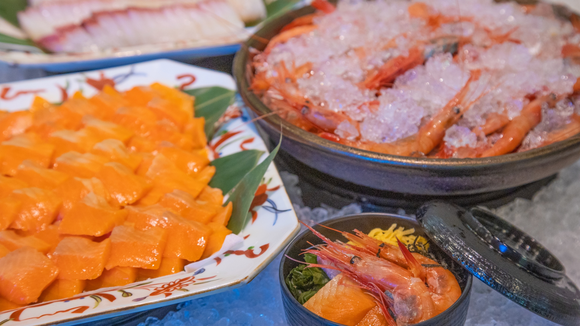 【自助晚餐】可以選擇生魚片，自己做原創海鮮蓋飯♪