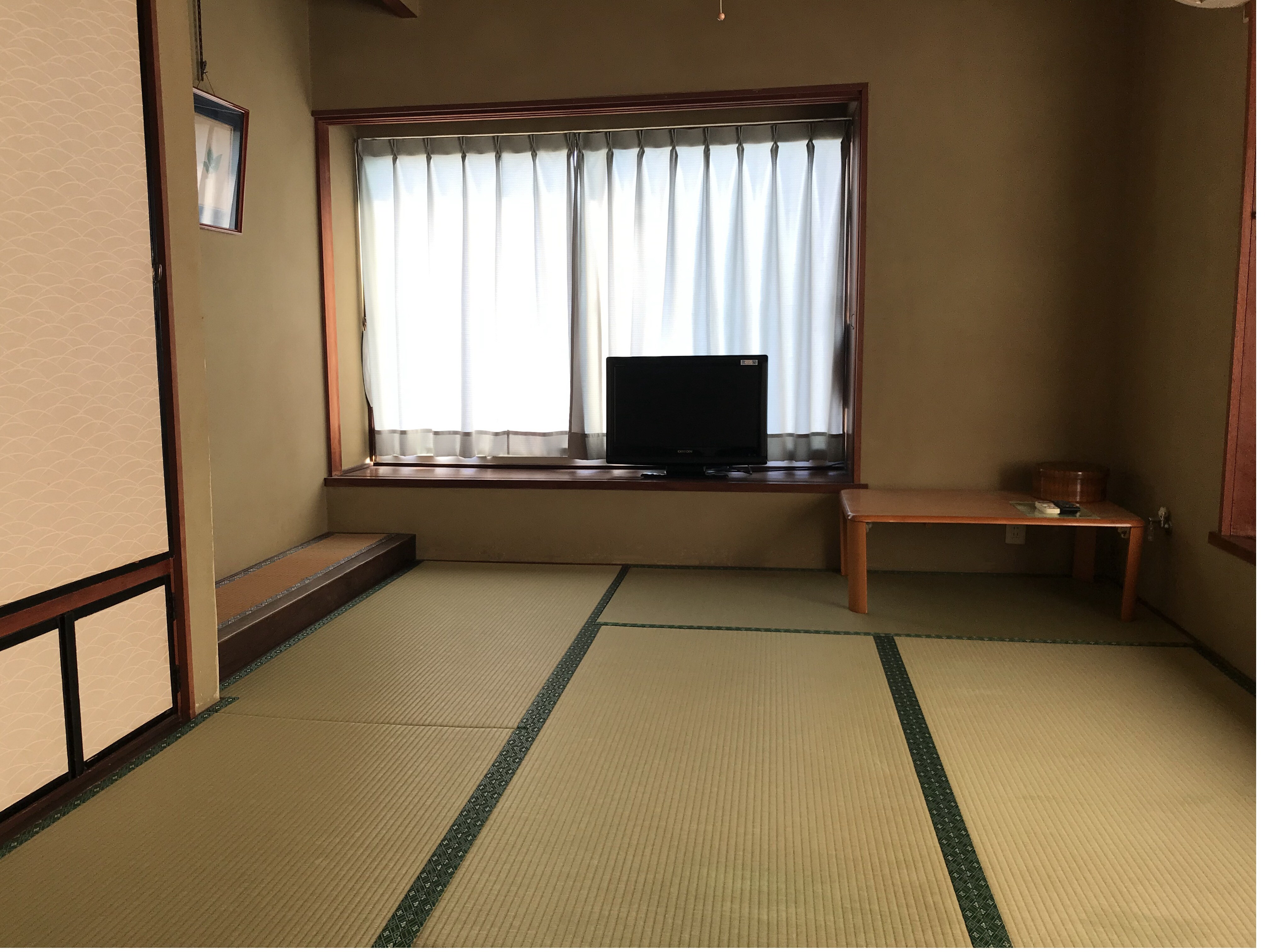 Japanese-style room (6 tatami mats)