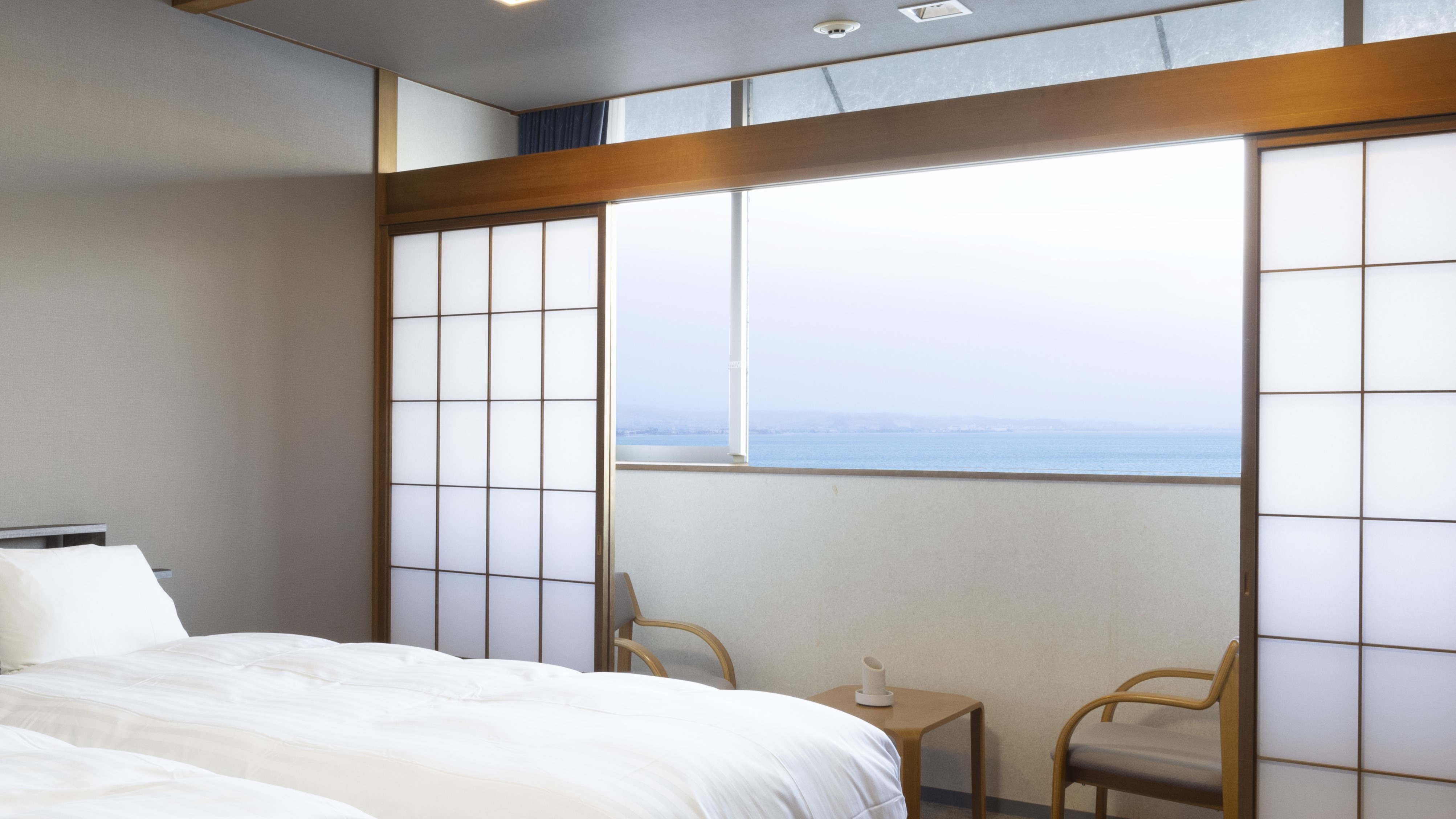 Lake View Japanese Style Hollywood Twin Room (Non-smoking, 40 square meters)