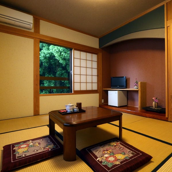 [Room] << Japanese-style room 6 tatami mats >> An example
