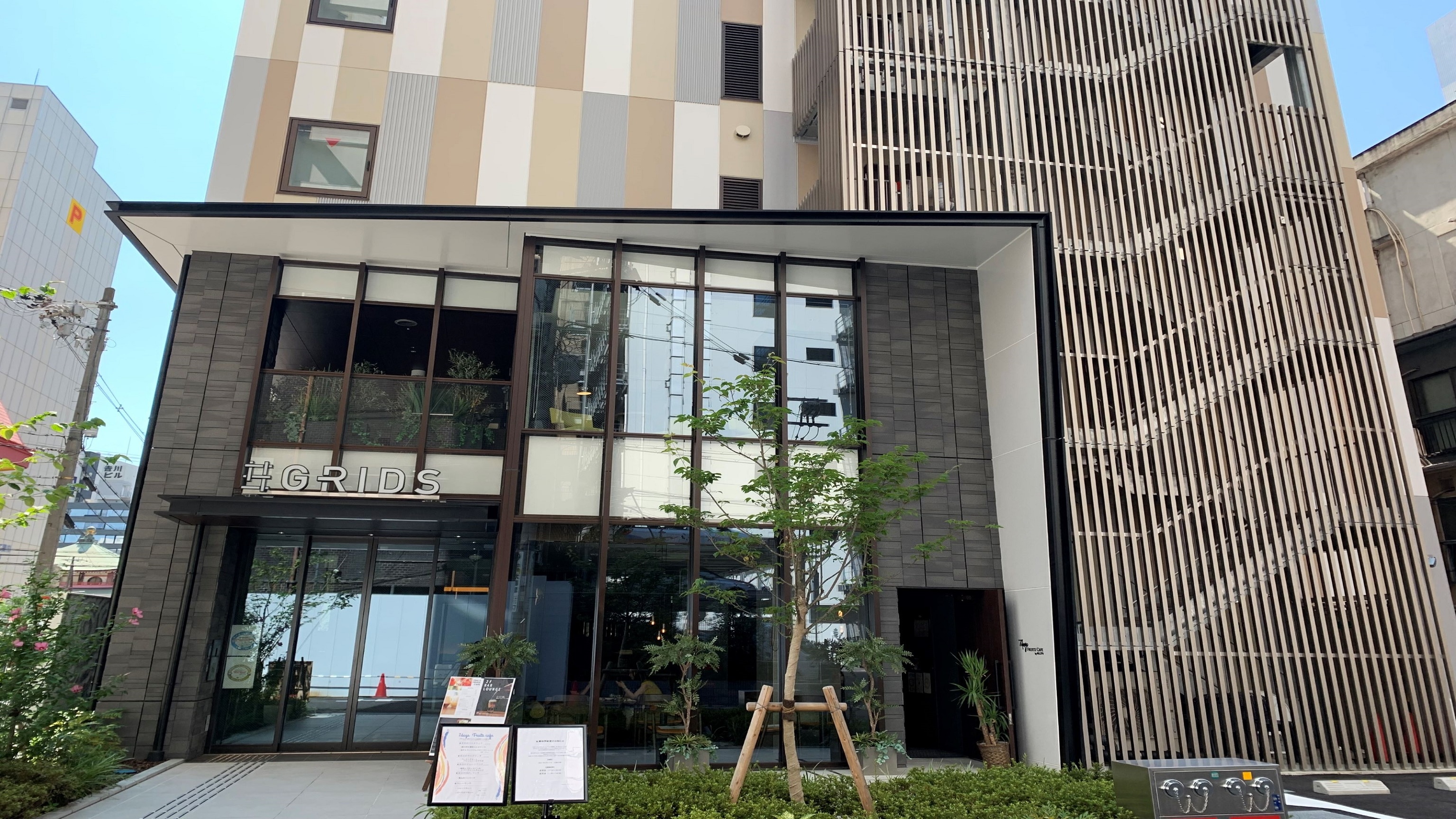 正面玄関
