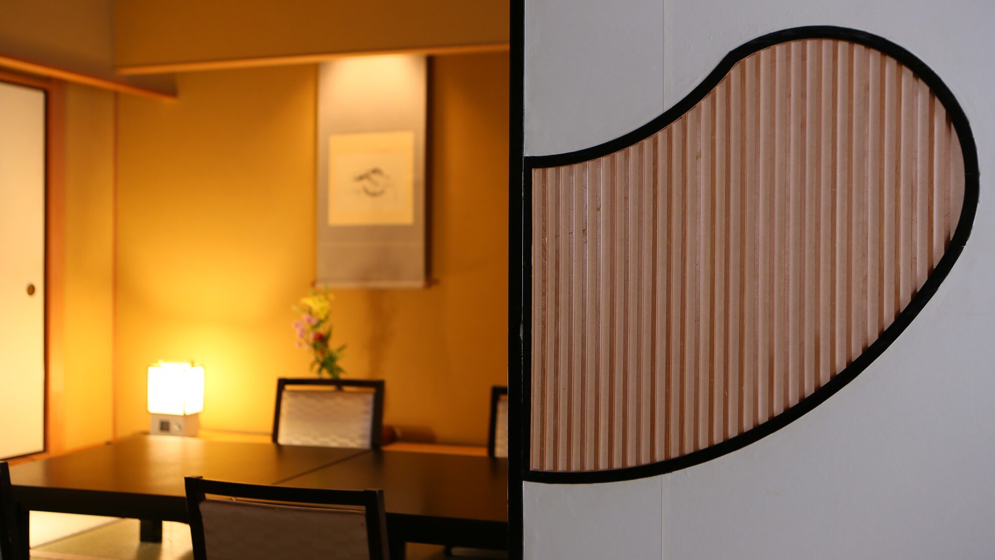 [Japanese-style room 10 tatami mats + 6 tatami mats] Popular with families [No smoking] 2 to 6 people