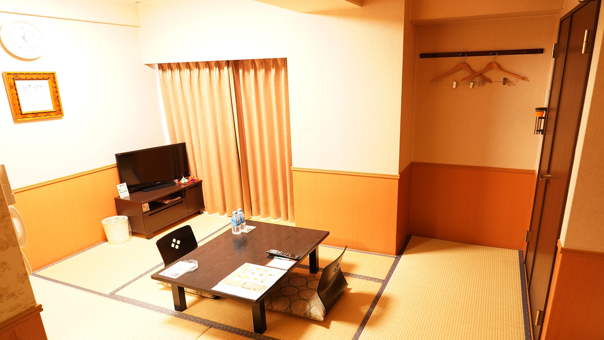 Kamar bergaya Jepang 6 tikar tatami