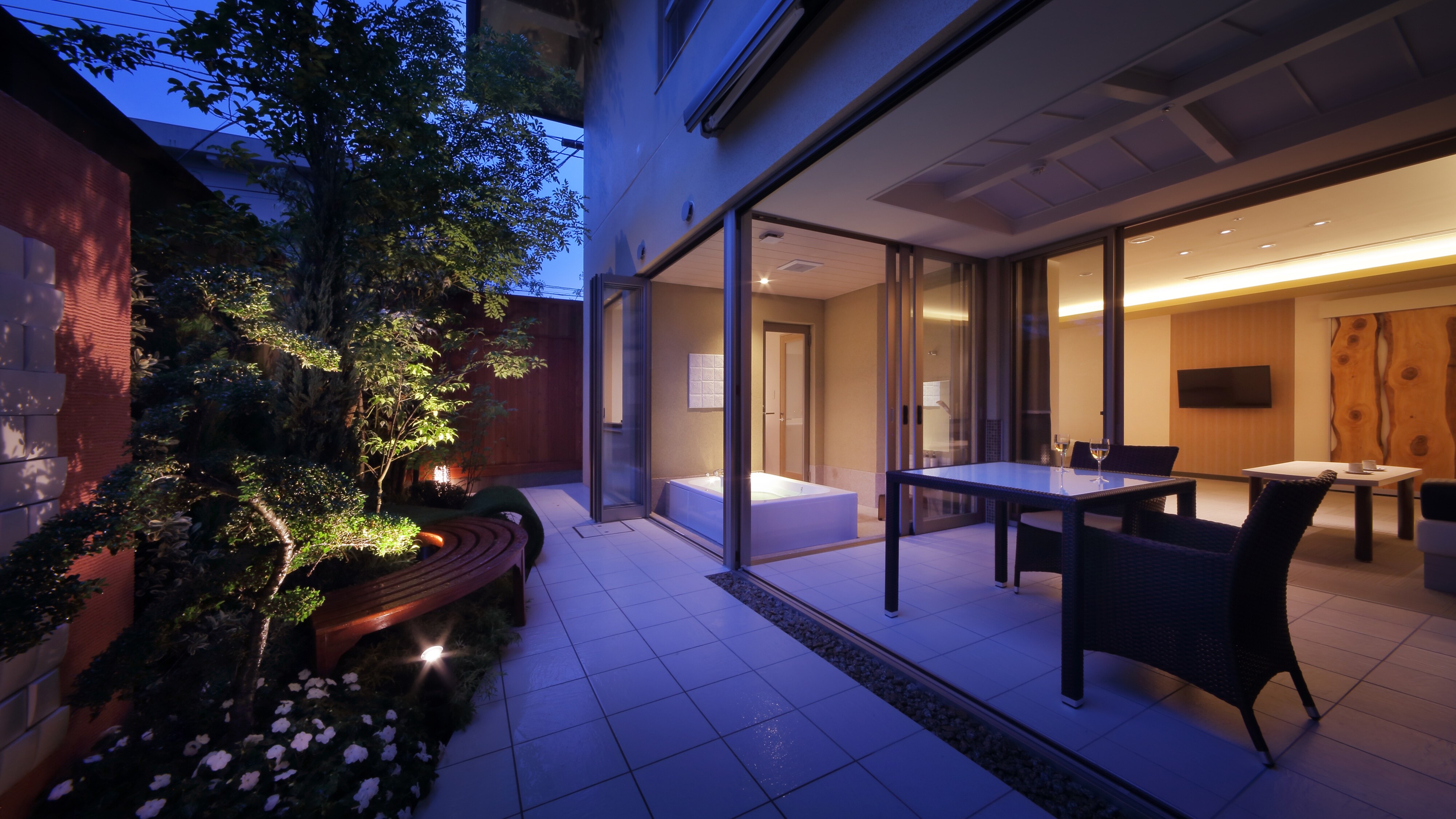 Deluxe TW (Byakuren) Pemandangan malam dari taman