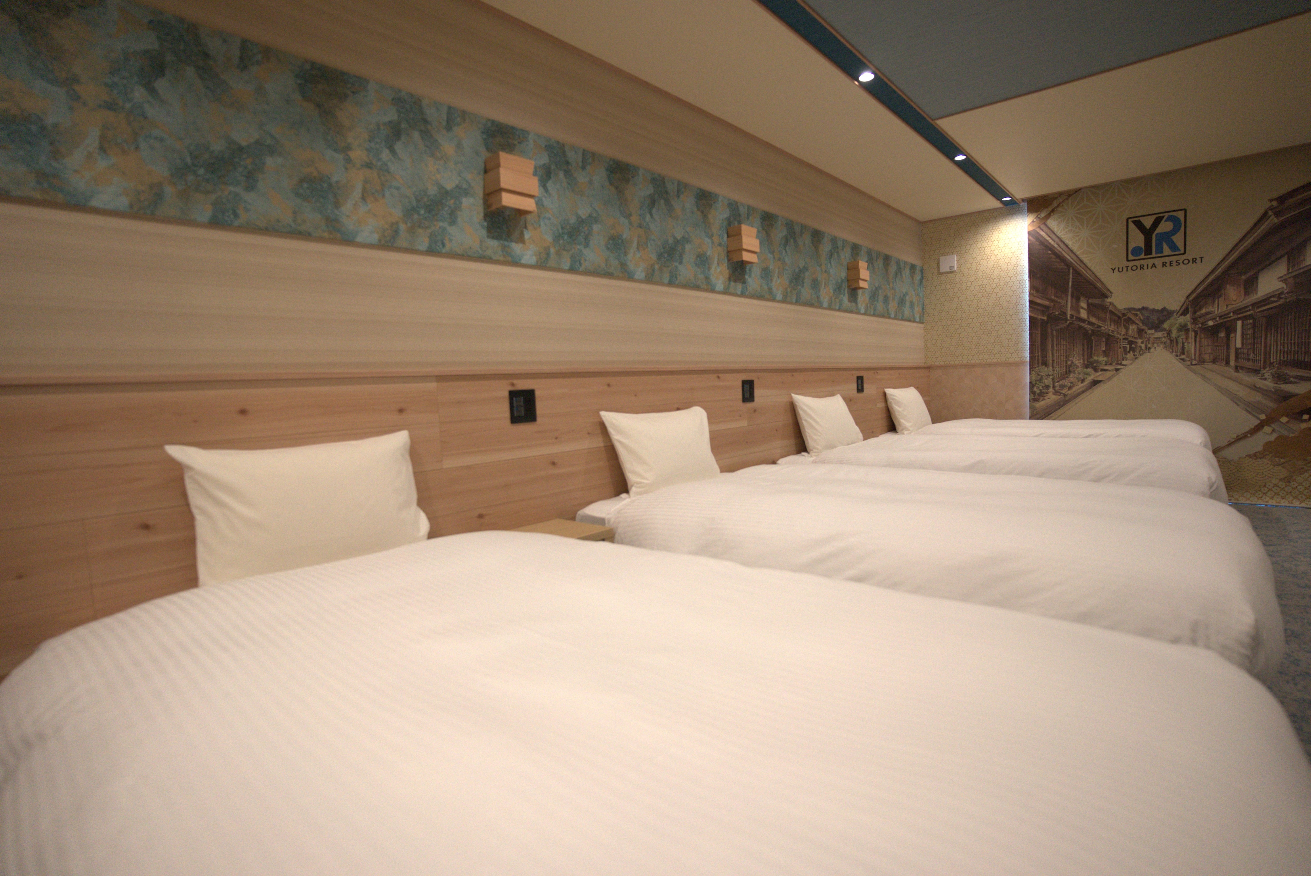 Four-person room, 33 square meters, bed