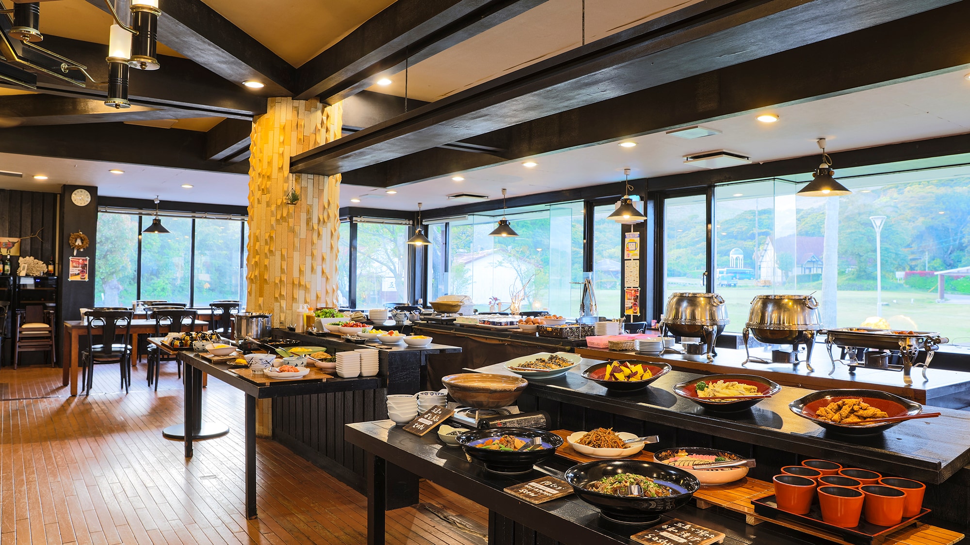 [Sarapan] Sarapan <Buffet style> di mana Anda dapat merasakan nikmatnya makanan seperti makanan khas Goto "Goto Udon" dan "Acar ikan segar"