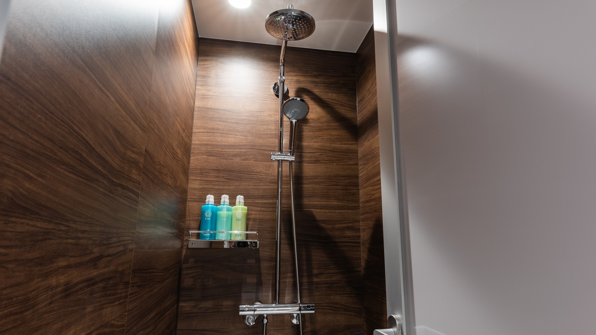 Twin room (with shower booth) and bathroom *Image