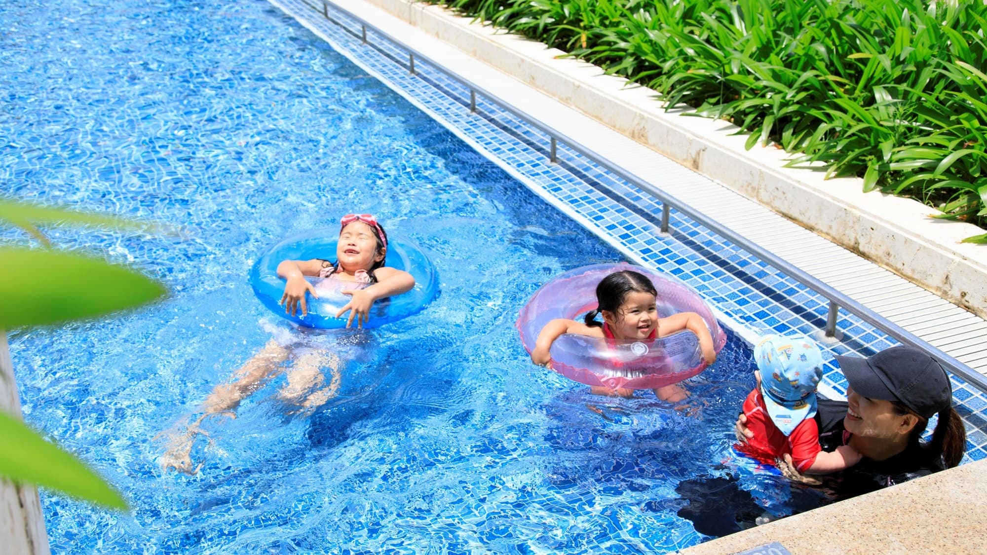 [Tòa nhà khách sạn, hồ bơi tầng 2] Chúng tôi cũng cho thuê phao bơi và dụng cụ bảo vệ cánh tay.