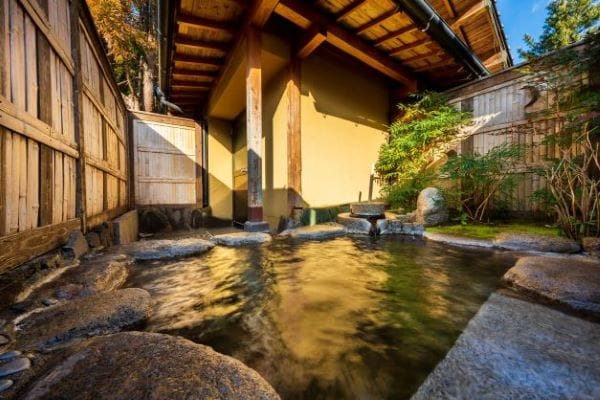 Camellia open-air bath