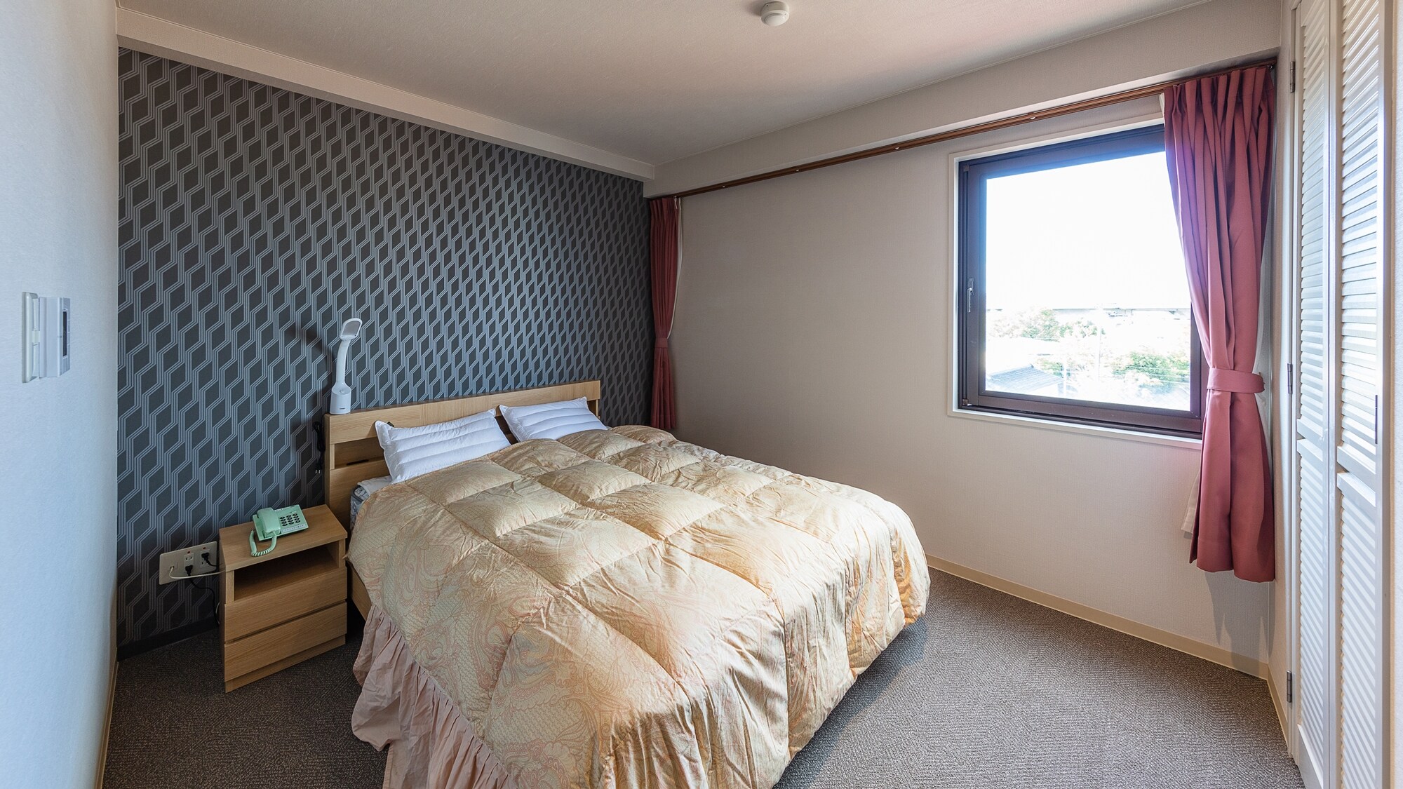 [Double room] Please spend your time in a room that has been renewed and cleaned ♪