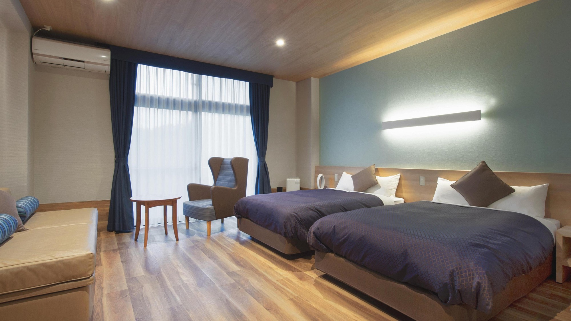 This room faces Mt. Fuji, which is the largest in the hotel.