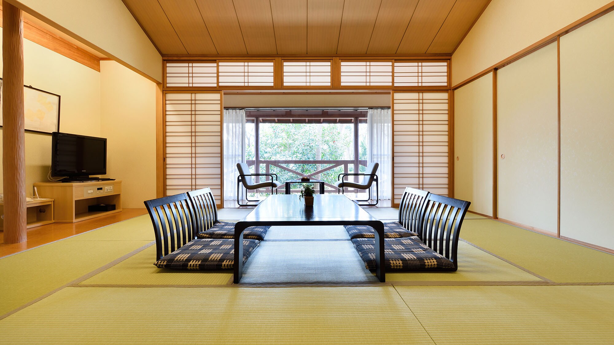 ● [ห้องสไตล์ญี่ปุ่น Hanare] ห้องสไตล์ญี่ปุ่น 12.5 เสื่อทาทามิ + ระเบียง
