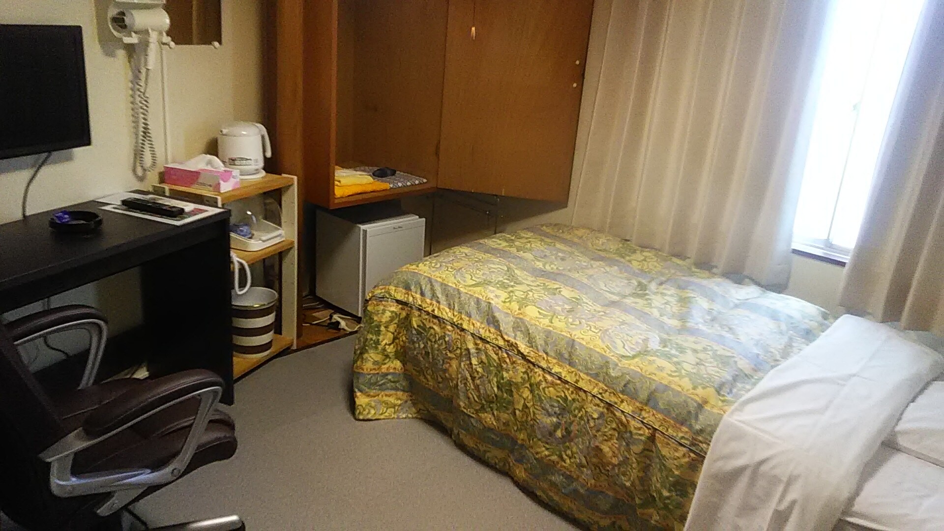 Western-style room with bath and toilet (single)