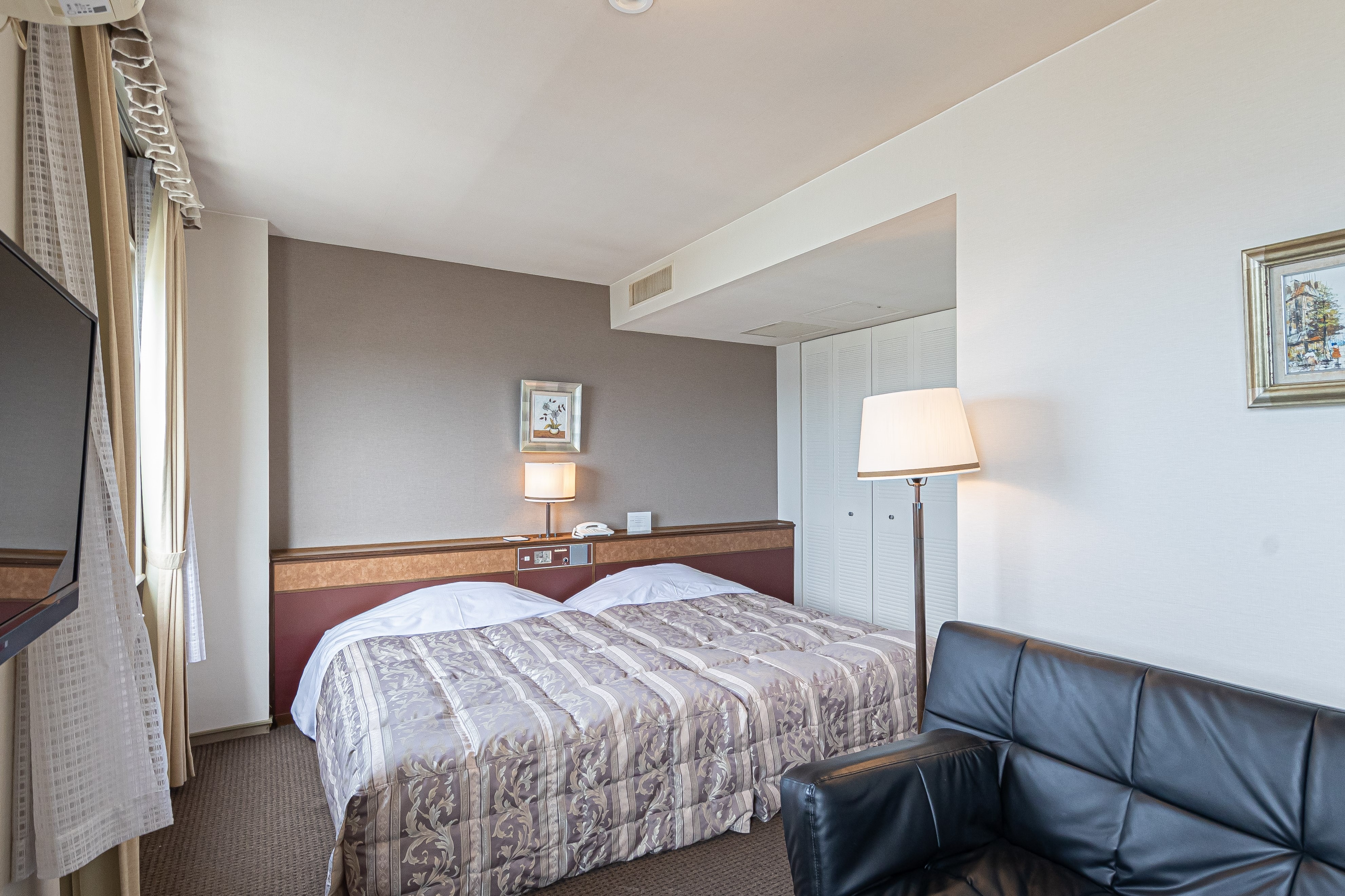 Twin room (beds put together)