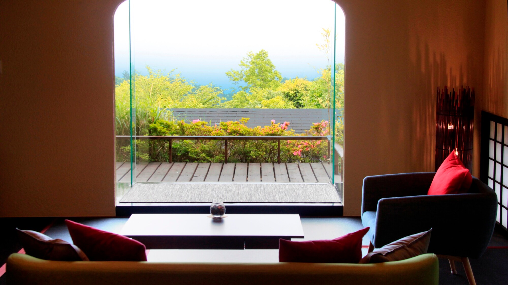 [Japanese and Western room with open-air bath] Healed by the nature of Atami
