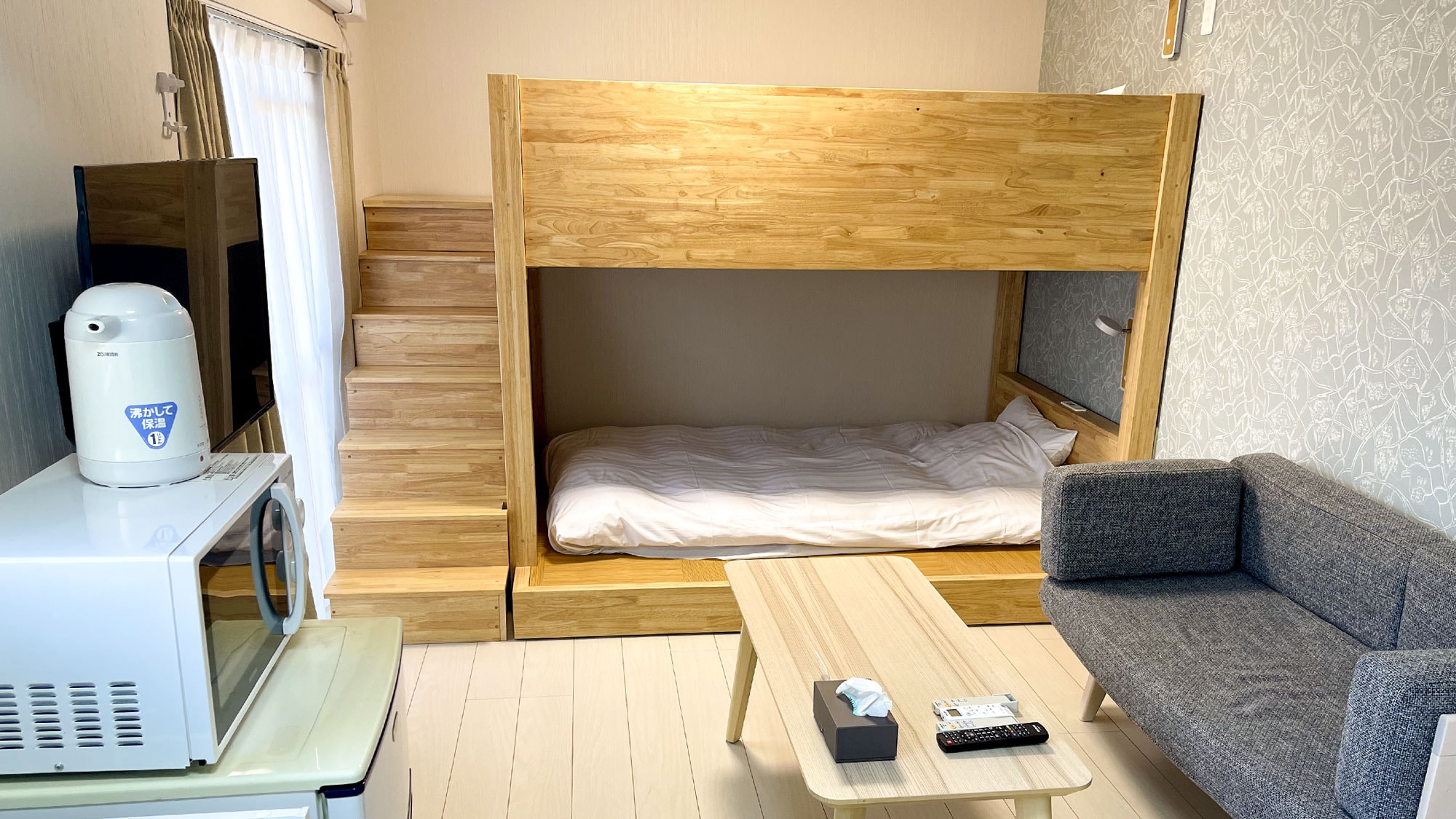 Renewal twin room with automatic washing machine