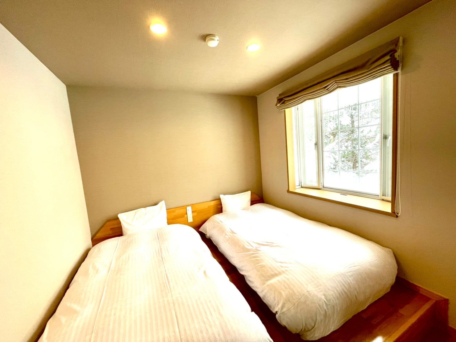 201 Japanese-Western style room with washstand and toilet