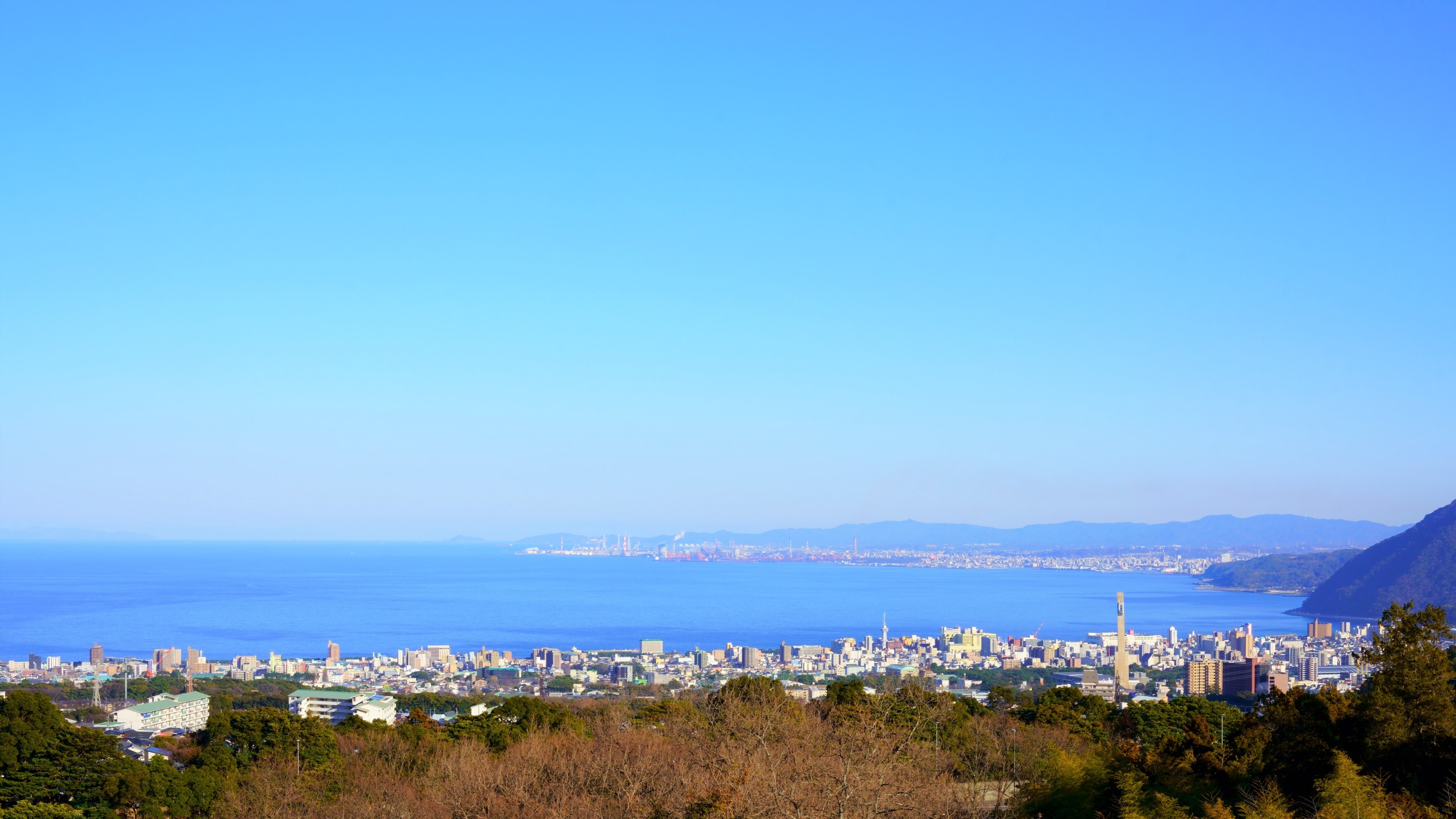 [Top floor ocean view deluxe]