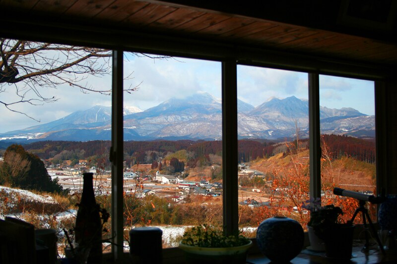 从主楼眺望九重山