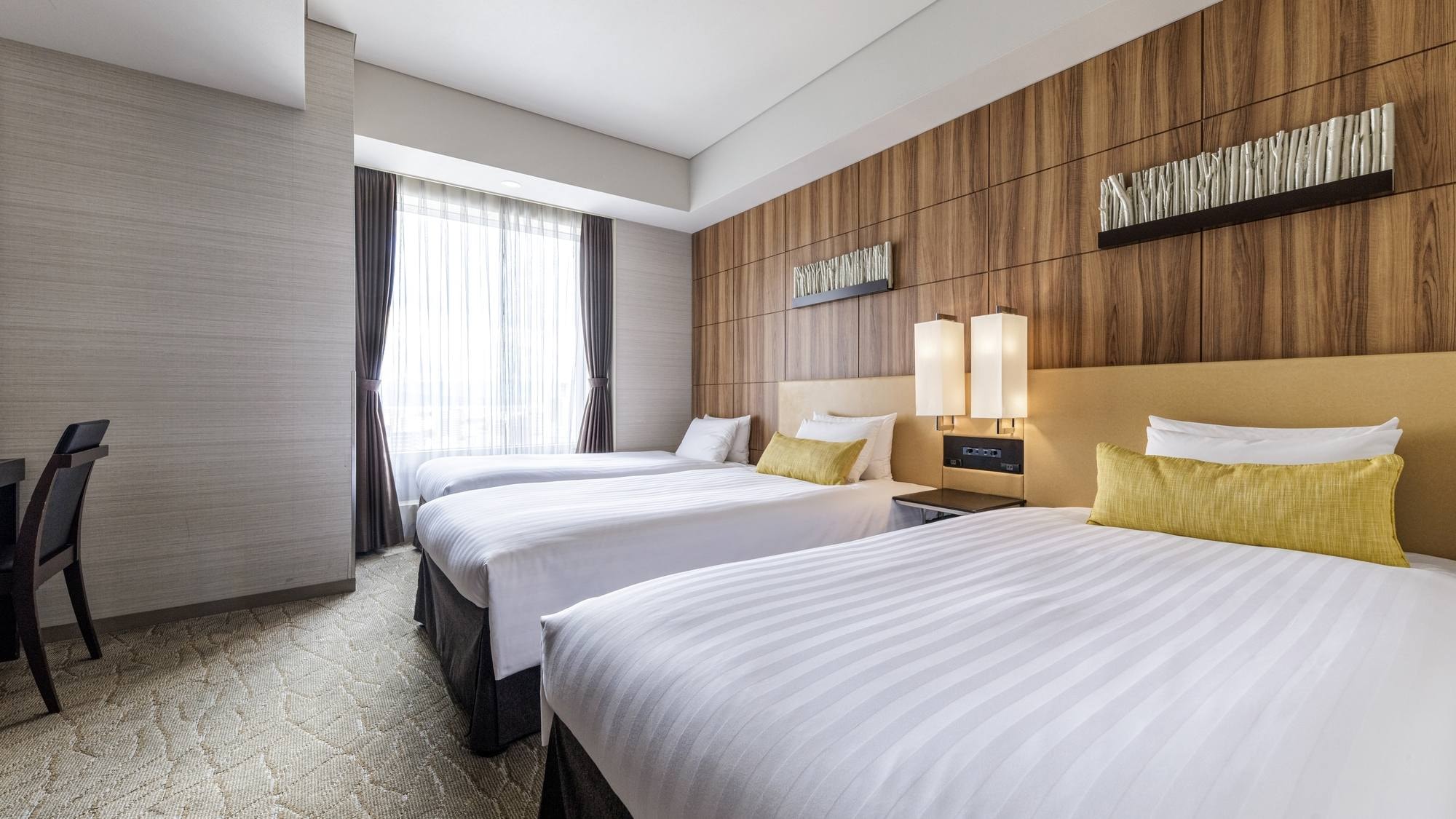 [Sakurajima-side Superior Twin Room 28.2m²/3 beds] A 3-bed room ideal for staying with family or friends