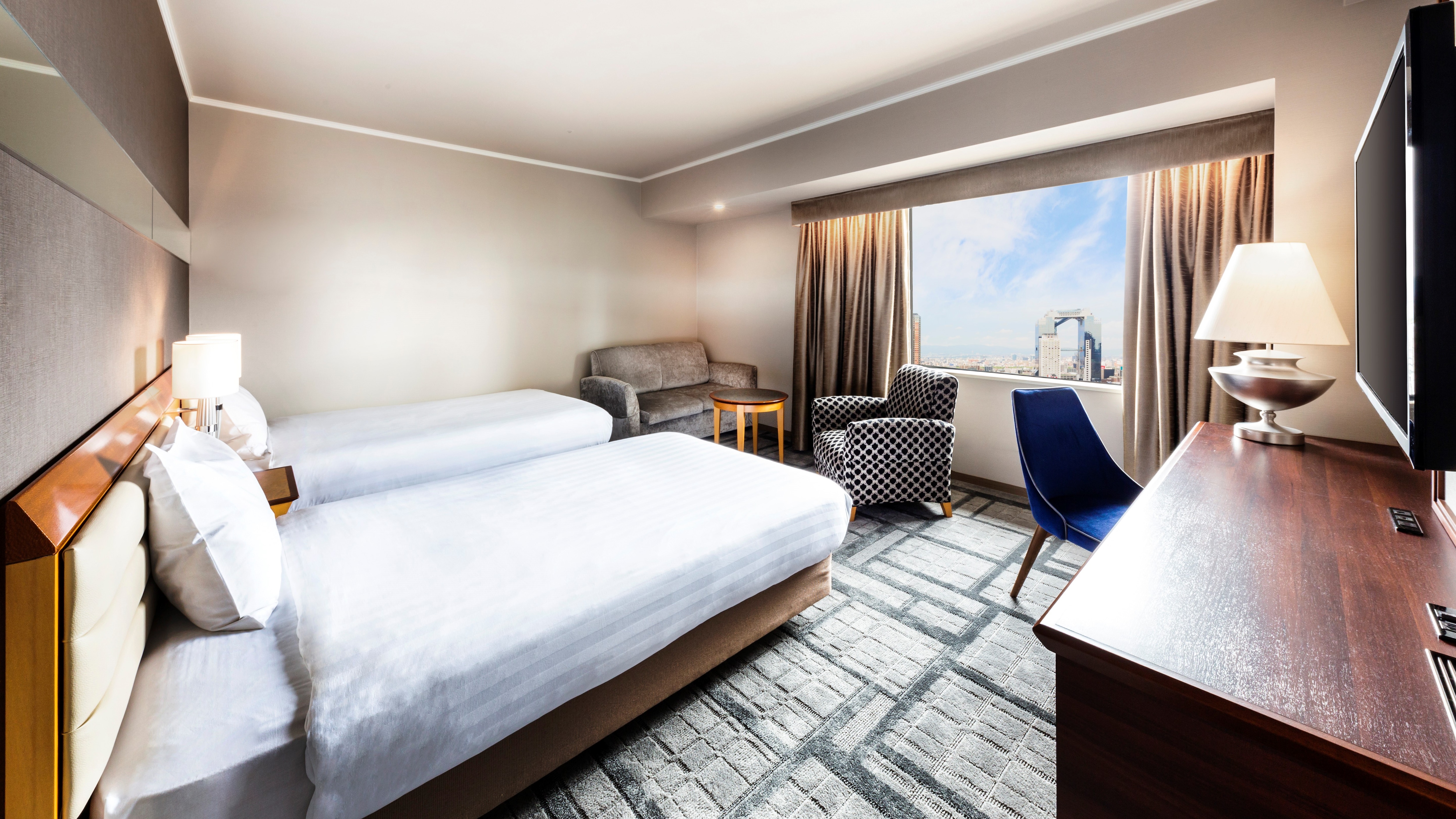 Kamar Superior Twin [30 m²] Ukuran tempat tidur: lebar 120 cm x panjang 200 cm x 2 tempat tidur