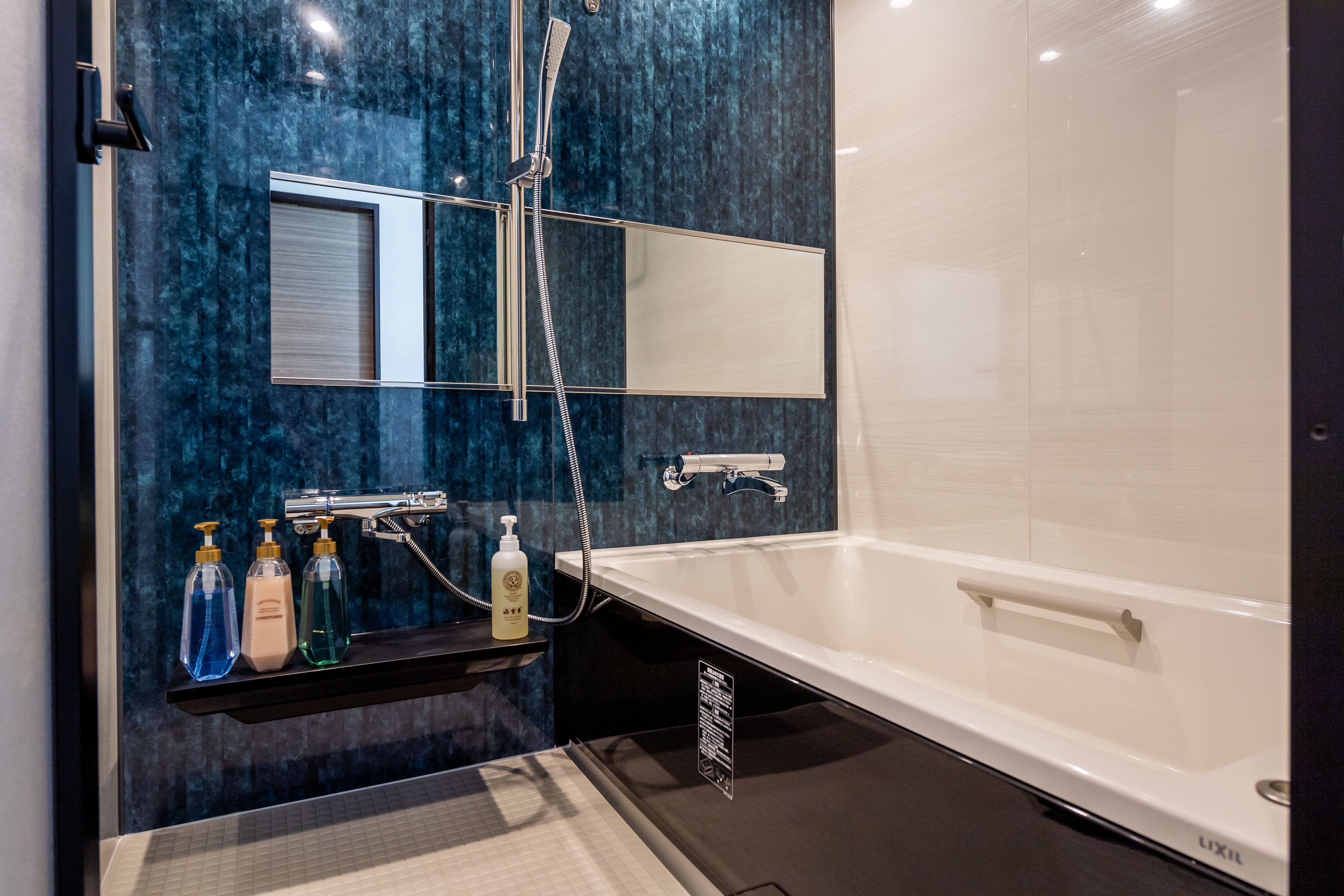 Annex Beachside Villa Twin Room (Bathroom)