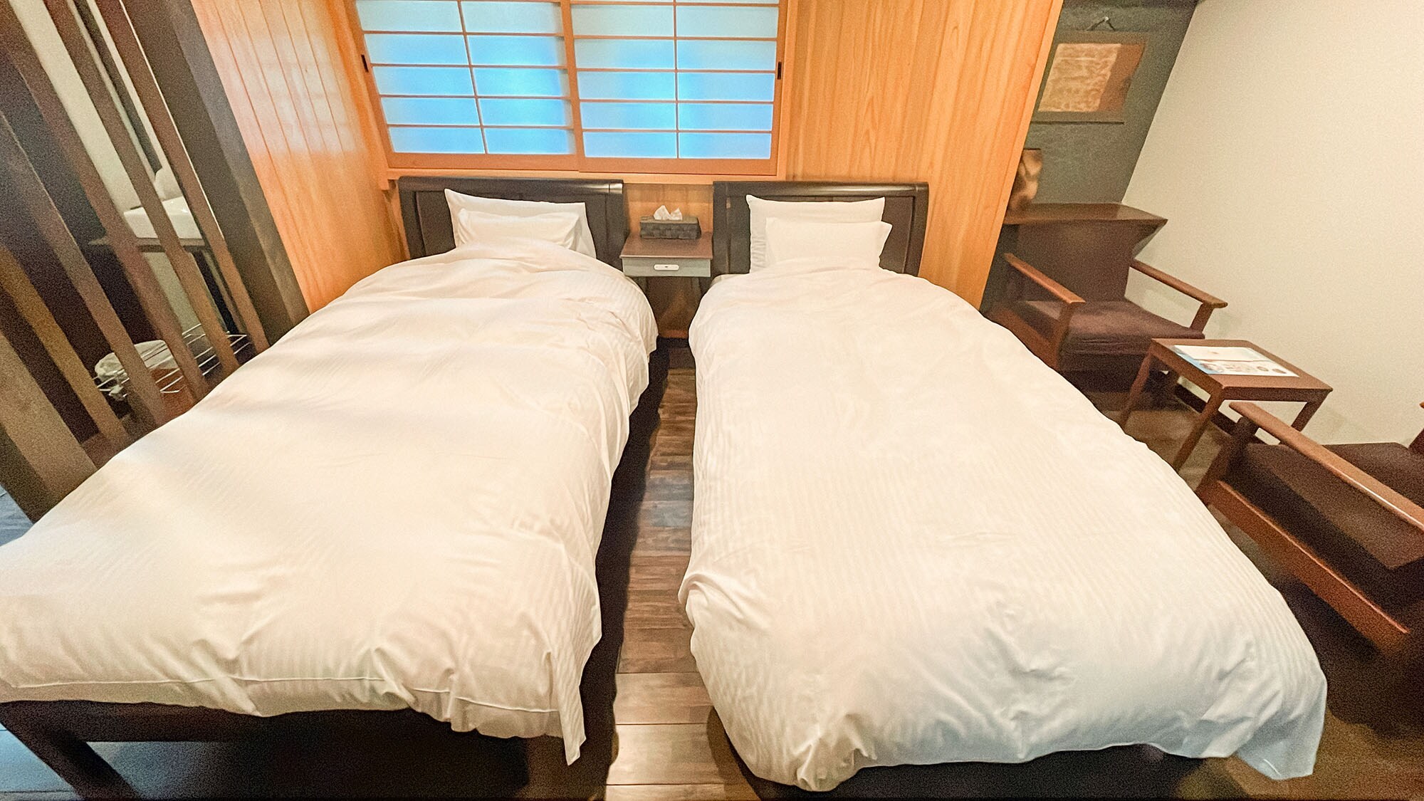 ・[Awaya] Two semi-double size beds are available. Comfortable when taking a rest