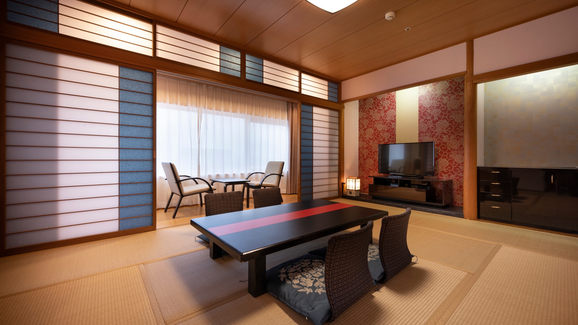 [Guest room] 10-tatami Japanese-style room (separate bath and toilet, with humidifier)