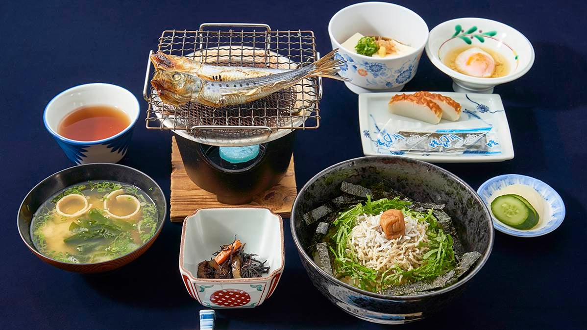 “和歌浦的健康日式早餐銀魚飯” 銀魚飯的醬汁是自製的。