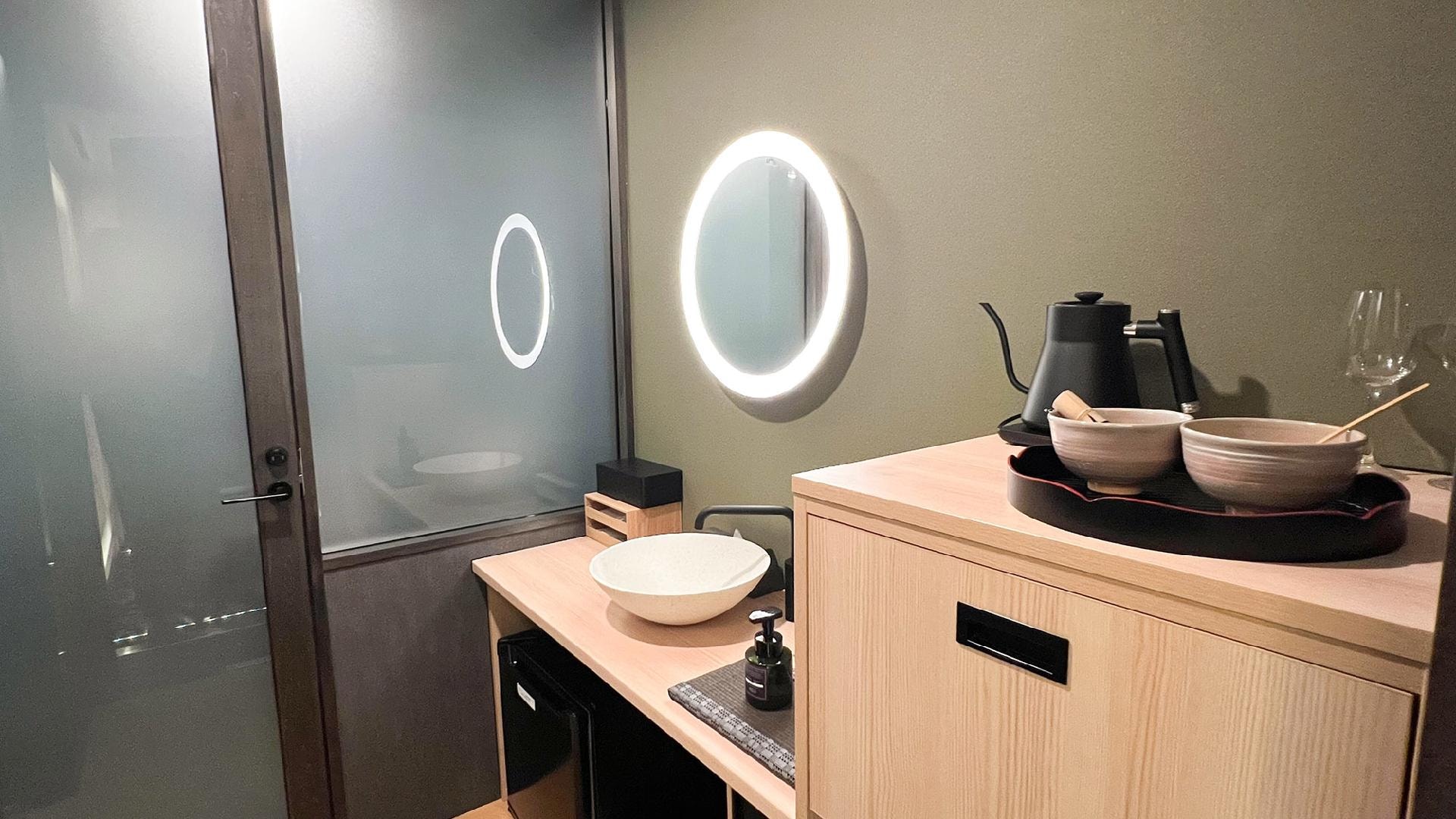 ・[Koma] There is a washstand where you can put on makeup and take care of your appearance.