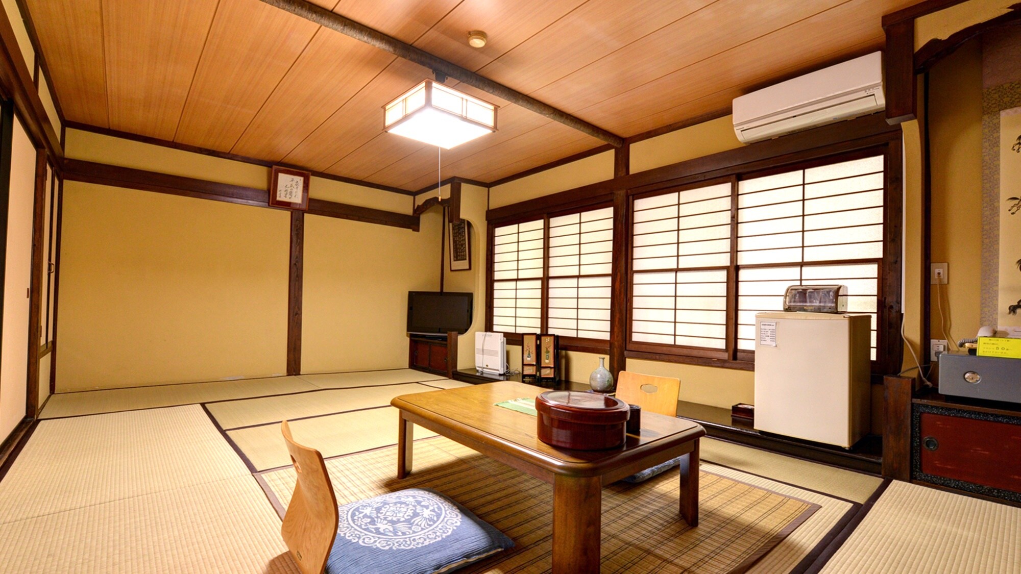 *[Ví dụ về phòng theo phong cách Nhật Bản với 12 tấm chiếu tatami] Thư giãn trong một căn phòng có bầu không khí yên tĩnh ♪
