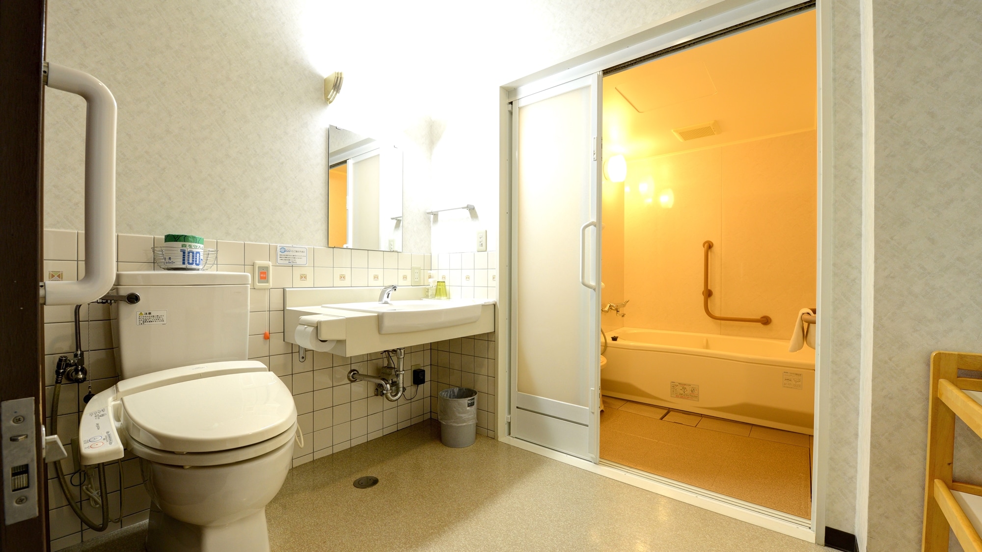 *Western-style room with unit bath: One barrier-free room is also available. (Equipped with air purifier and humidifier)