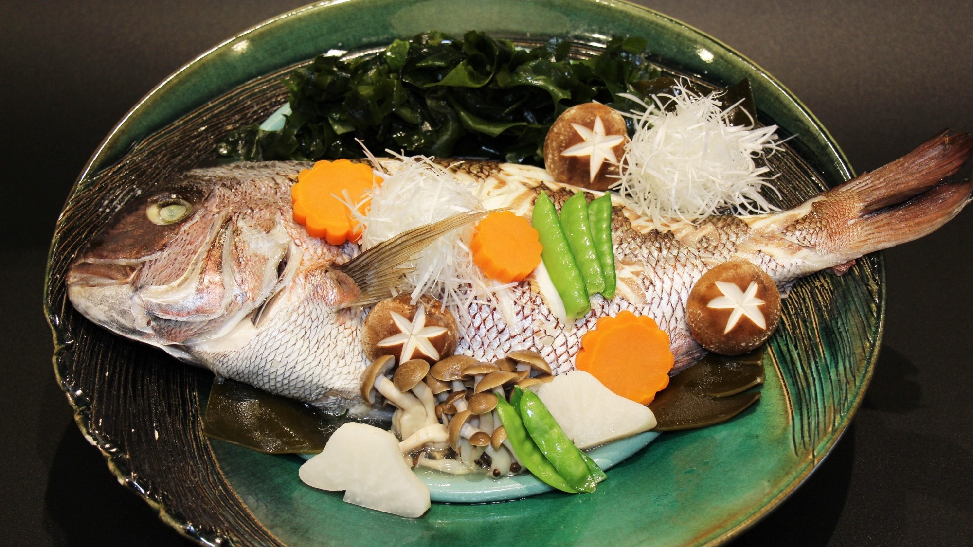 【自助晚餐】清蒸整條鯛魚（圖）