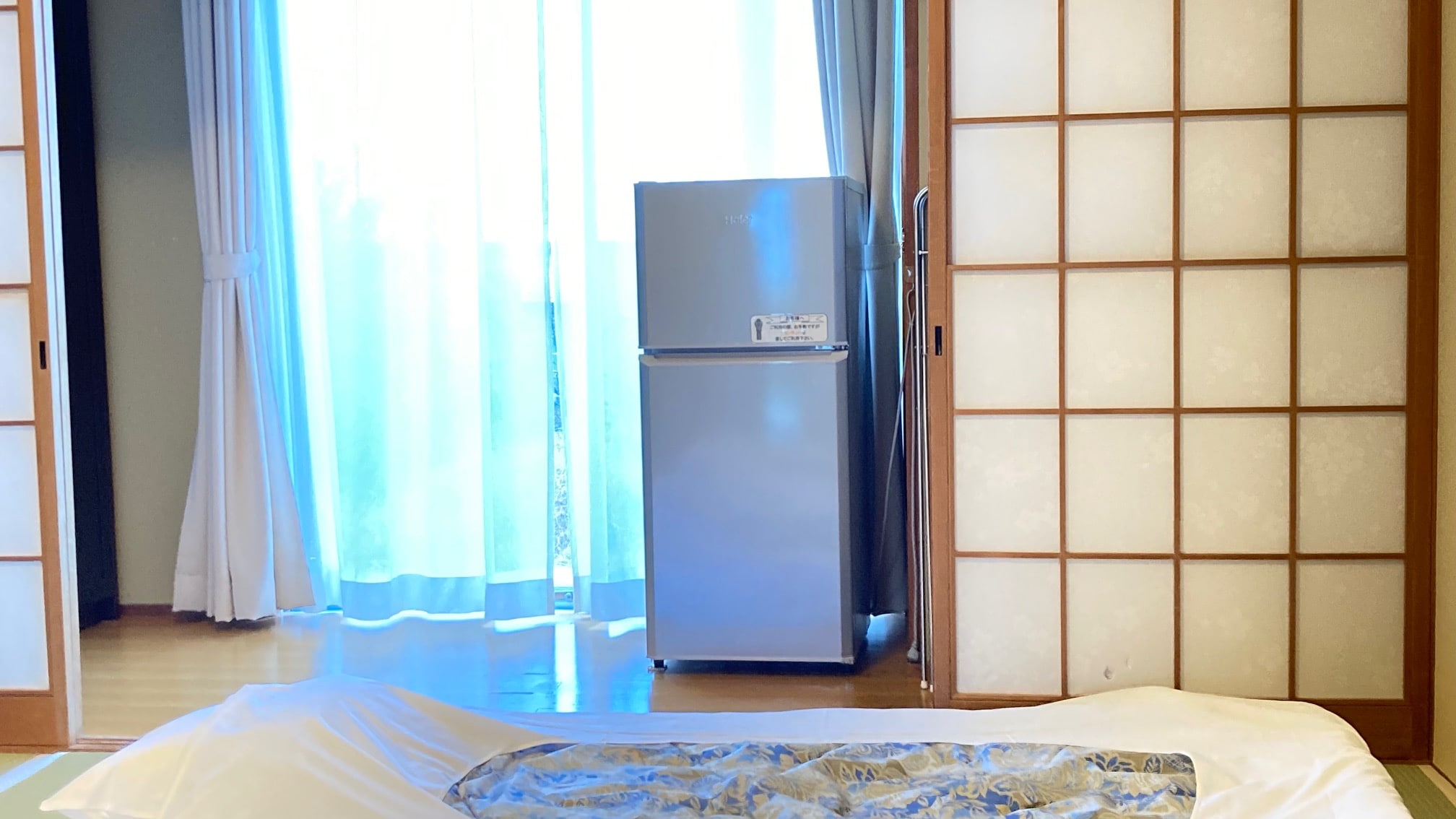 Both the Japanese-style rooms and Japanese-Western style rooms are equipped with large freezers and refrigerators.